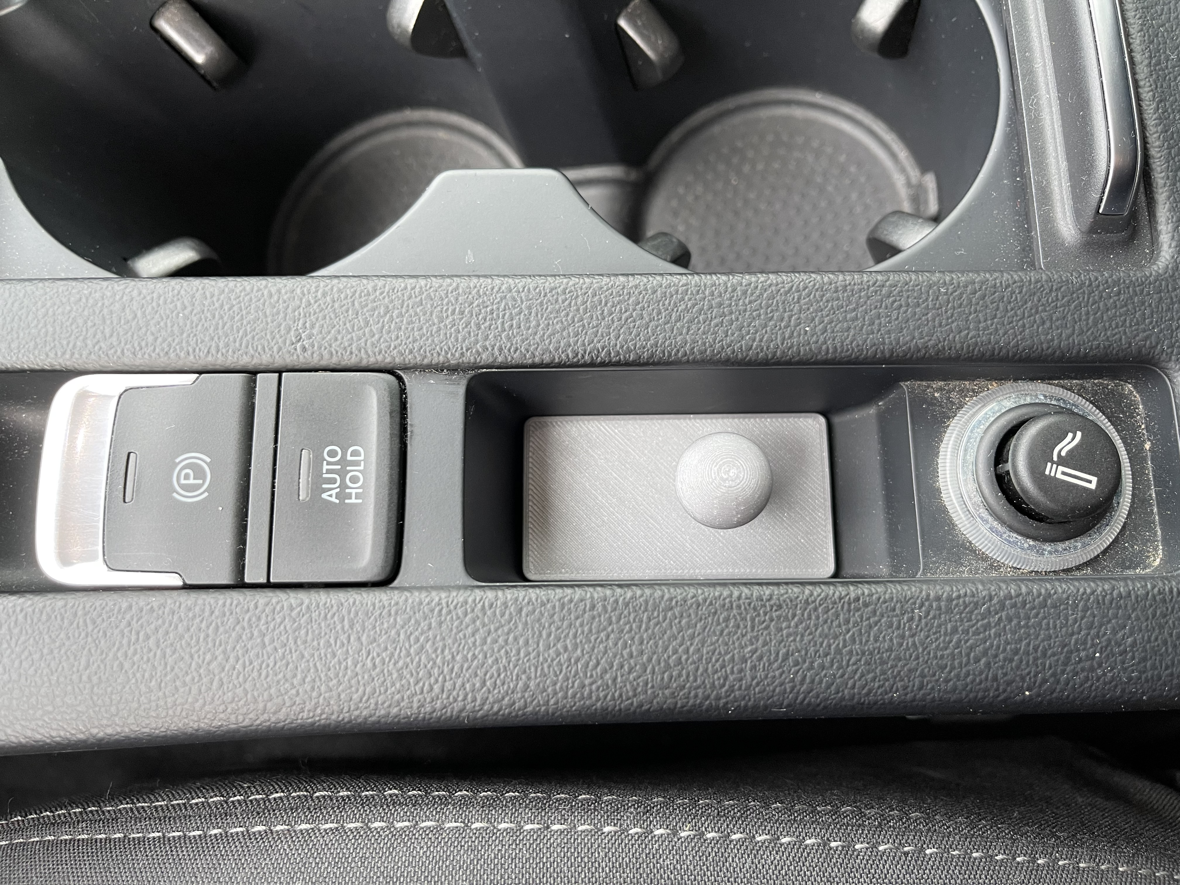 Volkswagen Passat Pitaka Phone Holder