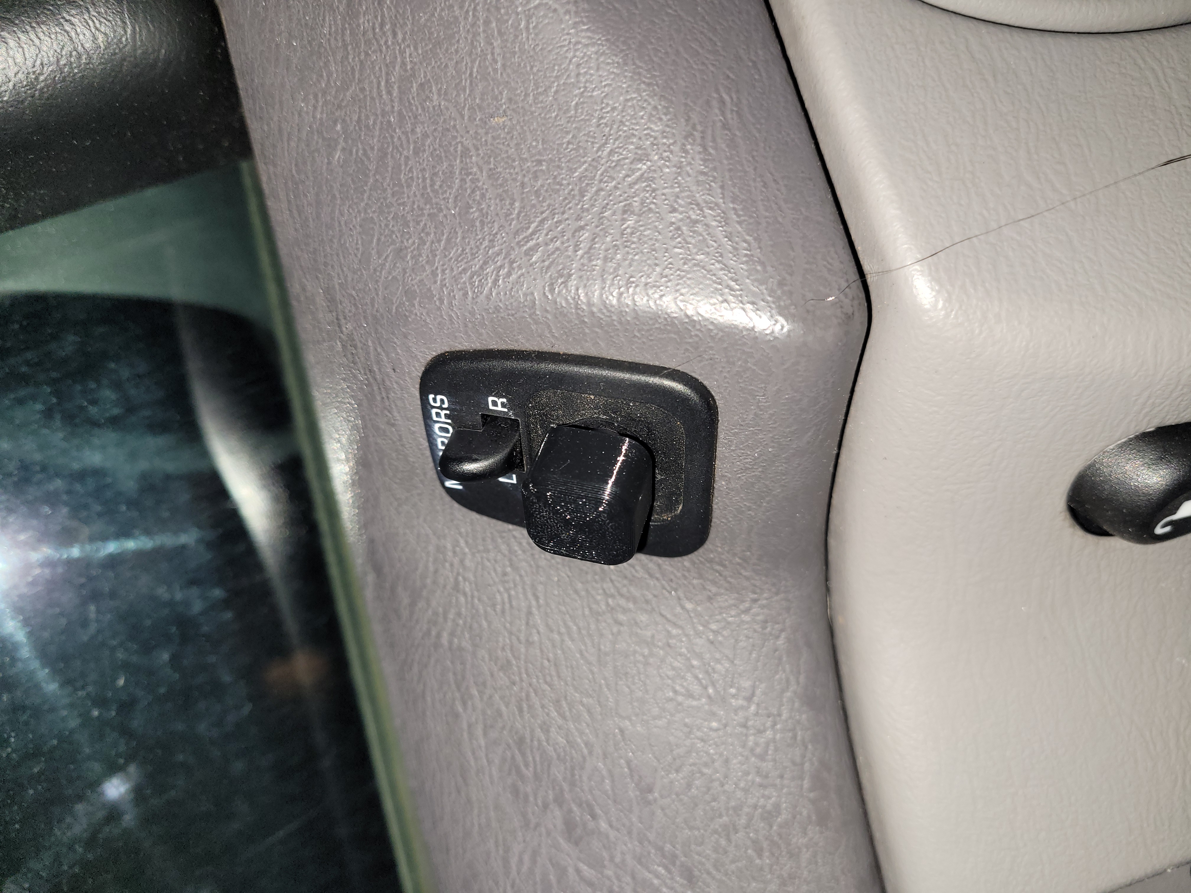 2000-2007 Ford Taurus Side Mirror Adjusting Knob