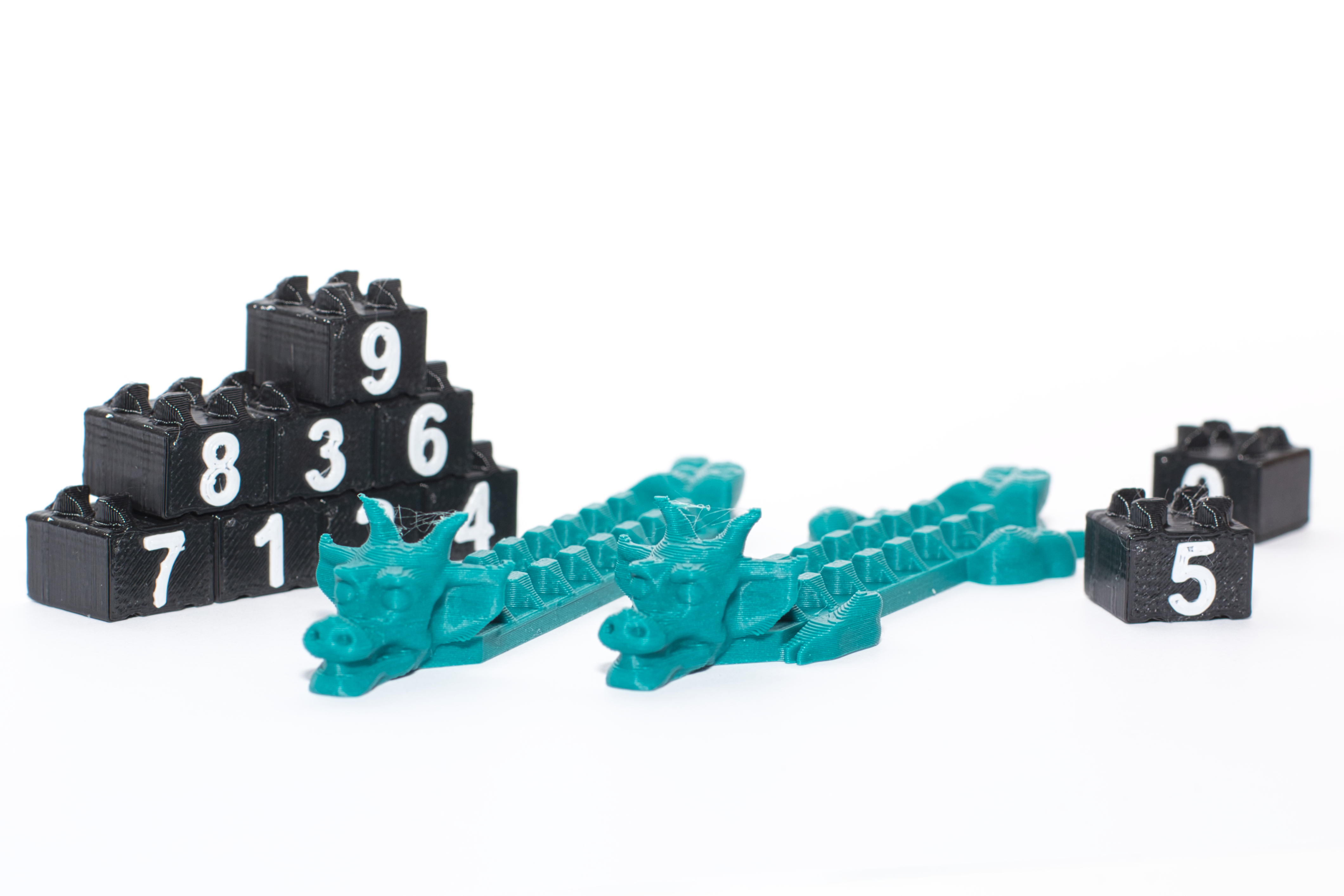 Miniatura 5 do modelo 3D Stackable number blocks for math education with dragon base