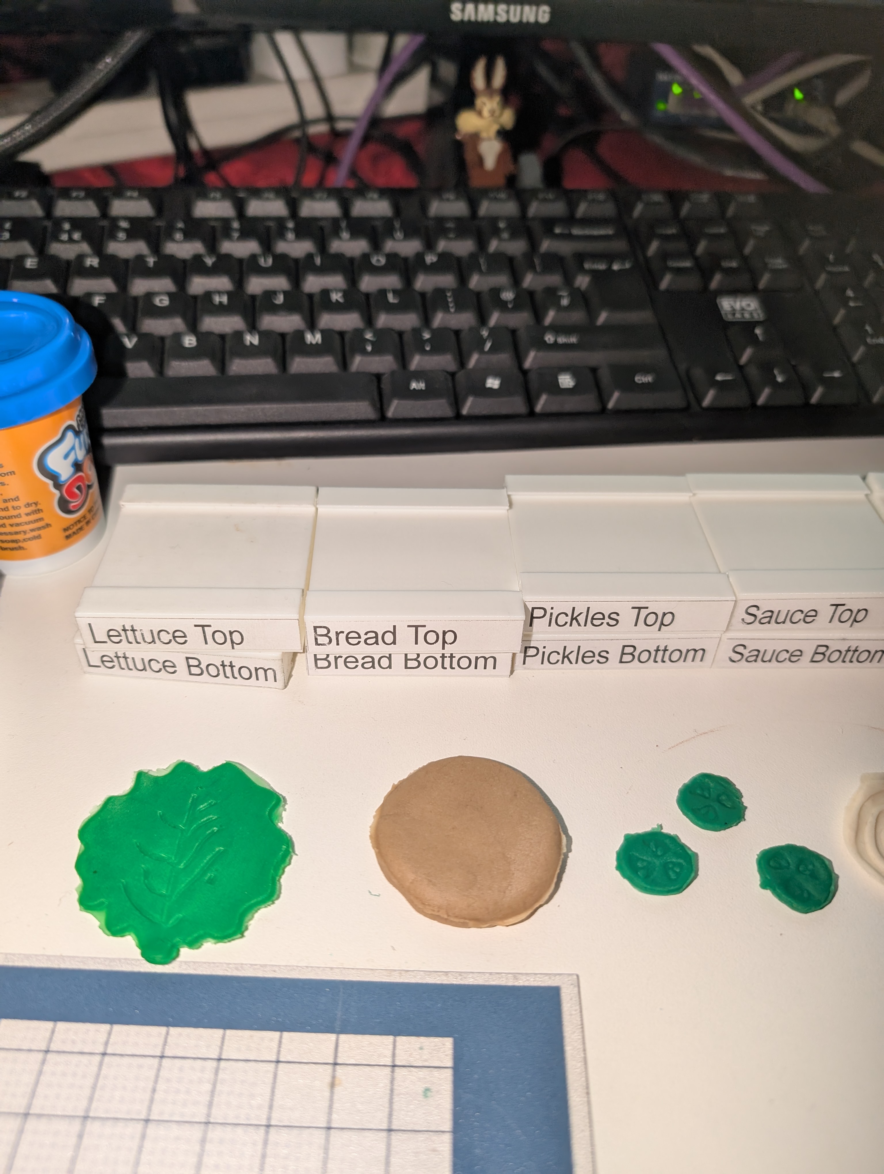 Play-doh burger maker — thumbnail 7