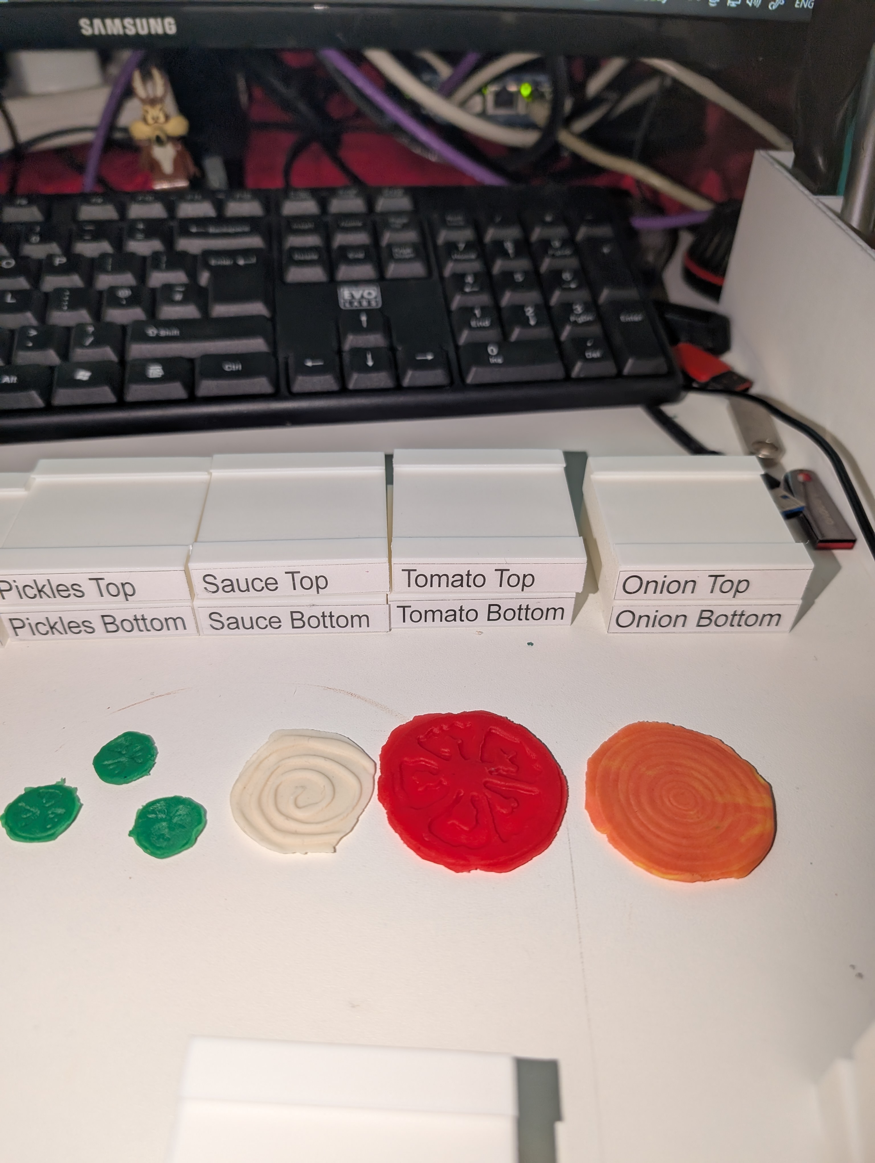 Play-doh burger maker — thumbnail 8