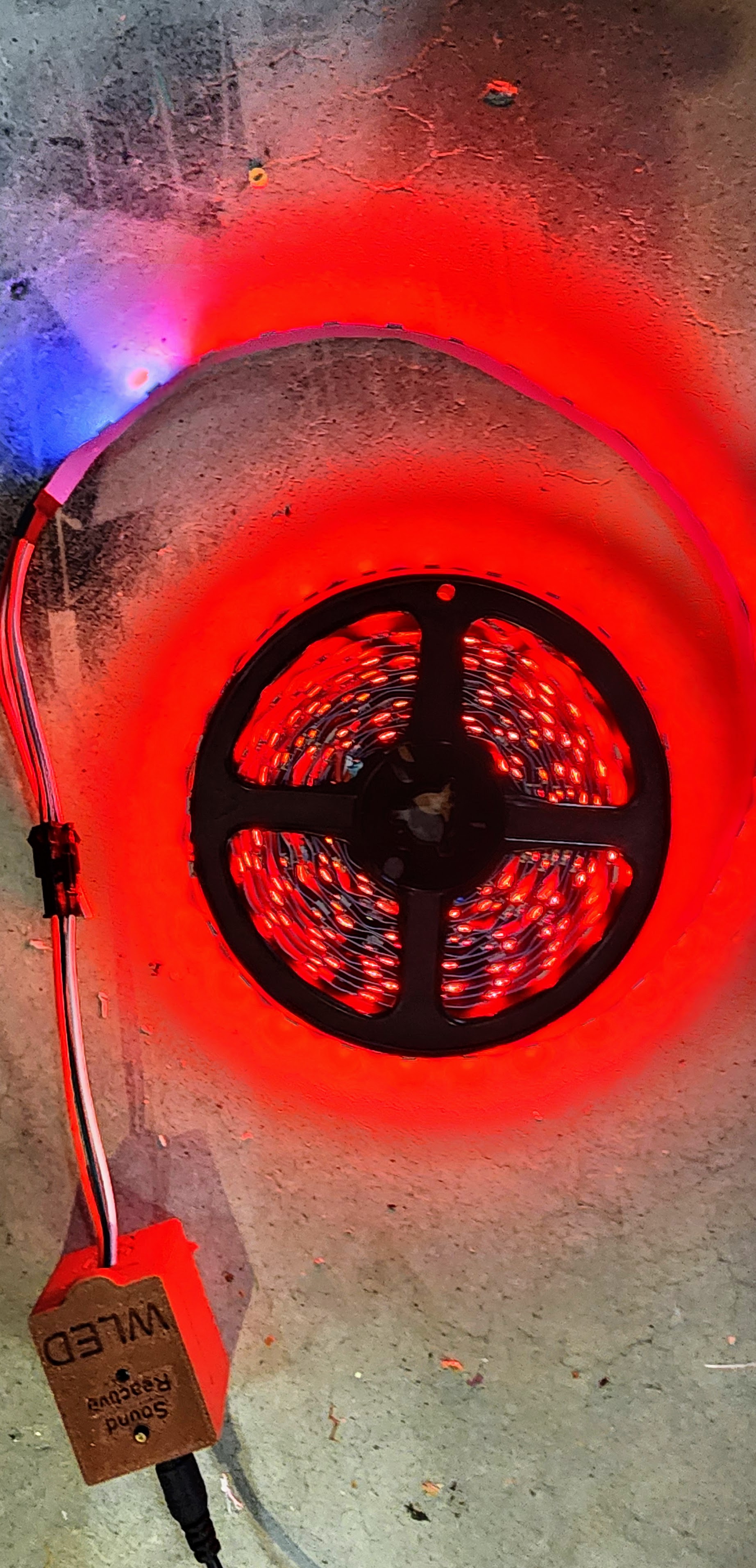 Wled sound reactive enclosure with pushbutton