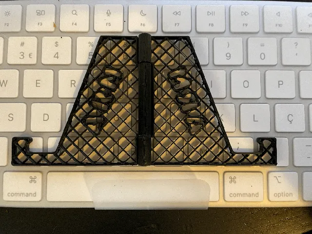 A Simple print in place phone holder