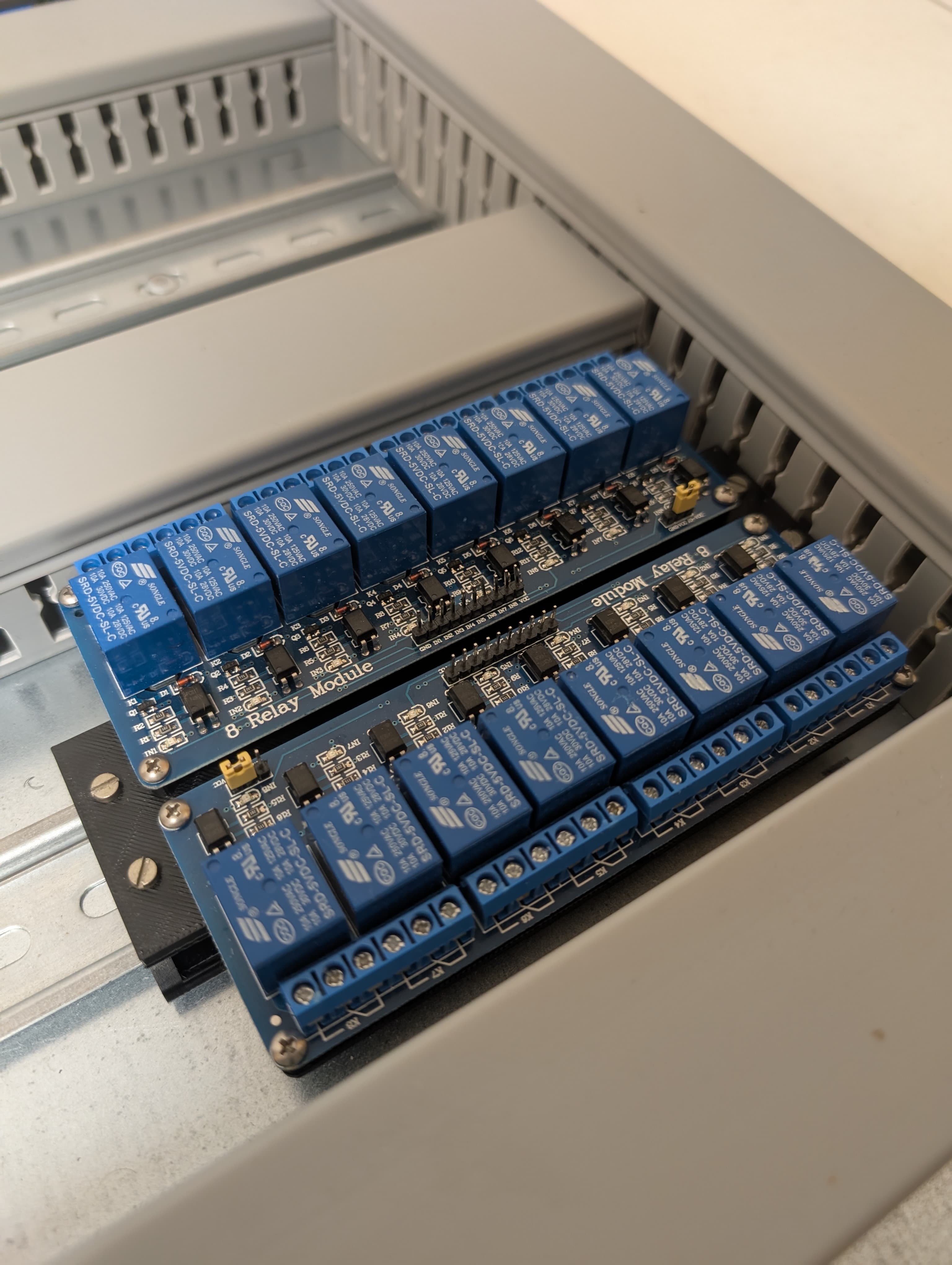 8 Kanal Relaismodul Hutschienenhalterung (DIN RAIL)
