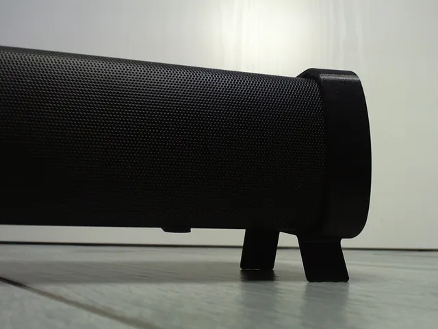 Solo stand for Creative Stage Air V2 speaker