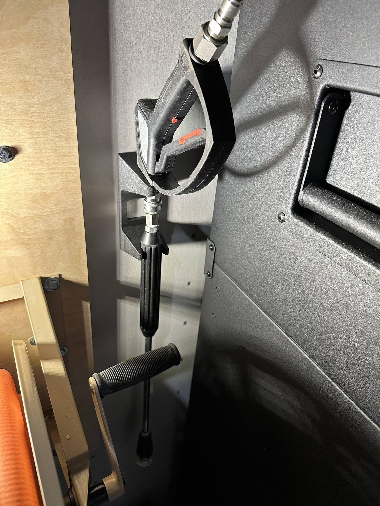 Mosmatic SGS28 Wall Mounted Wand and Sprayer Holder