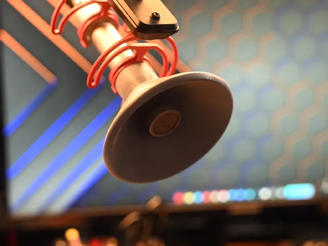 Audio shield for an Oktava MK-012 microphone