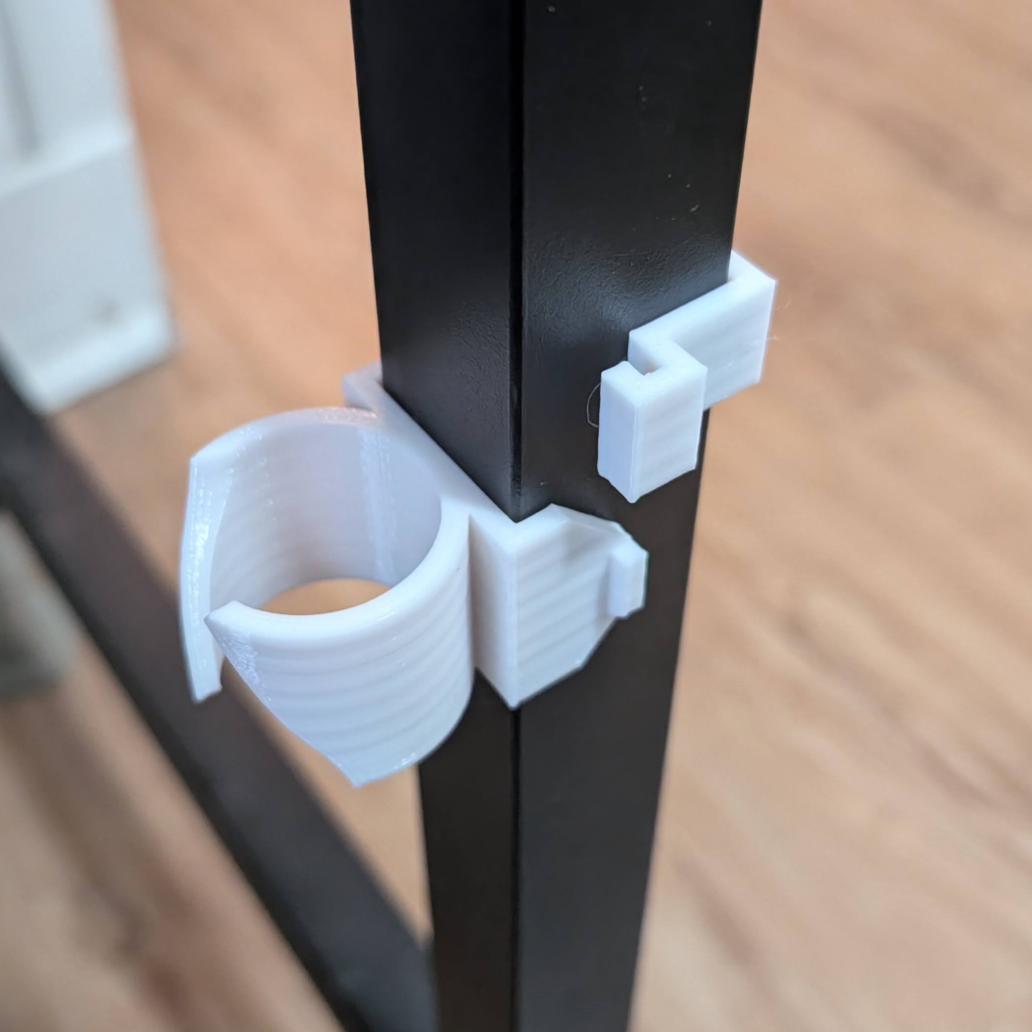 Miniatura 4 do modelo 3D Square Table Leg Compresion Cable Bracket