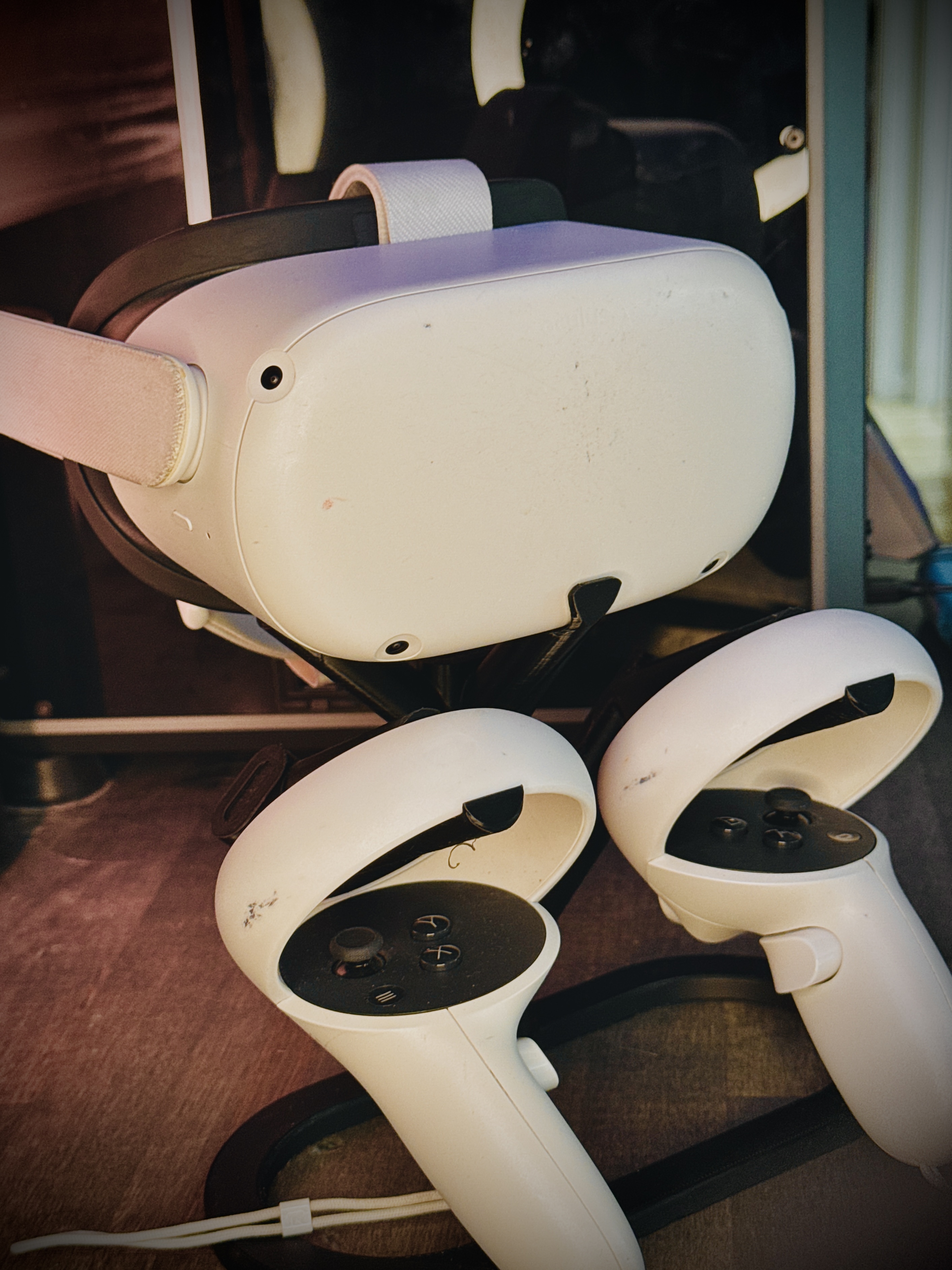Oculus stand — thumbnail 2