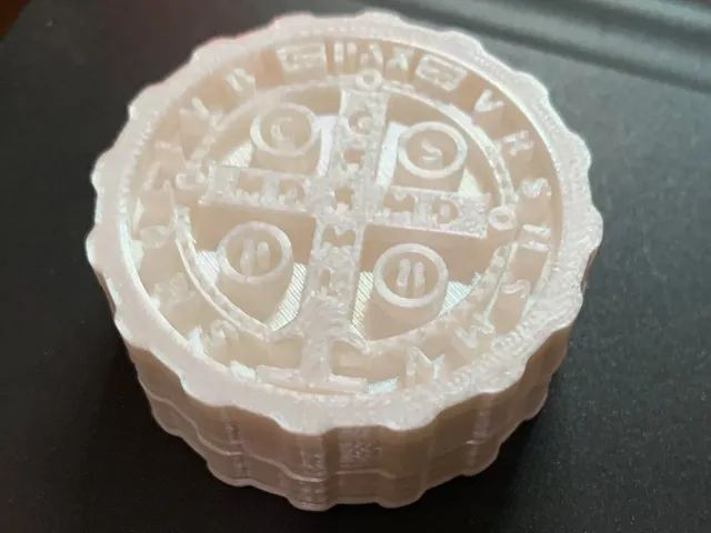 Piksis (Catholics Pyxis) with Benedict Medal