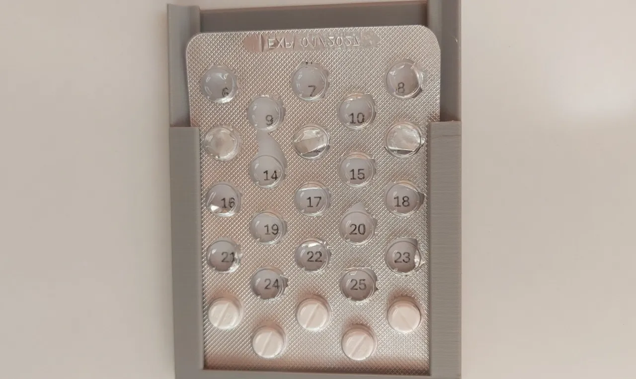 pill-dispenser-with-dates-by-frantzs-download-free-stl-model