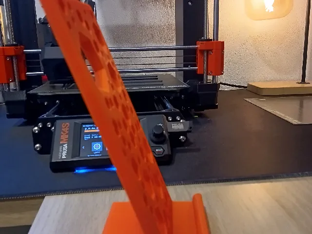iPhone stand / stojánek na iPhone