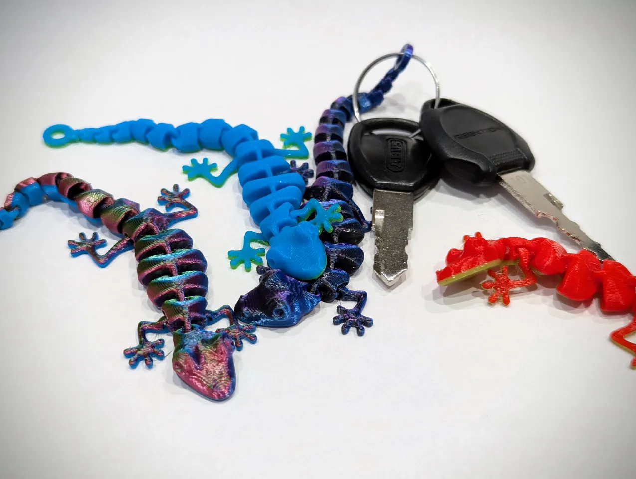 Articulated Lizard Keychain by Leahchu_pikapika | Download free STL ...
