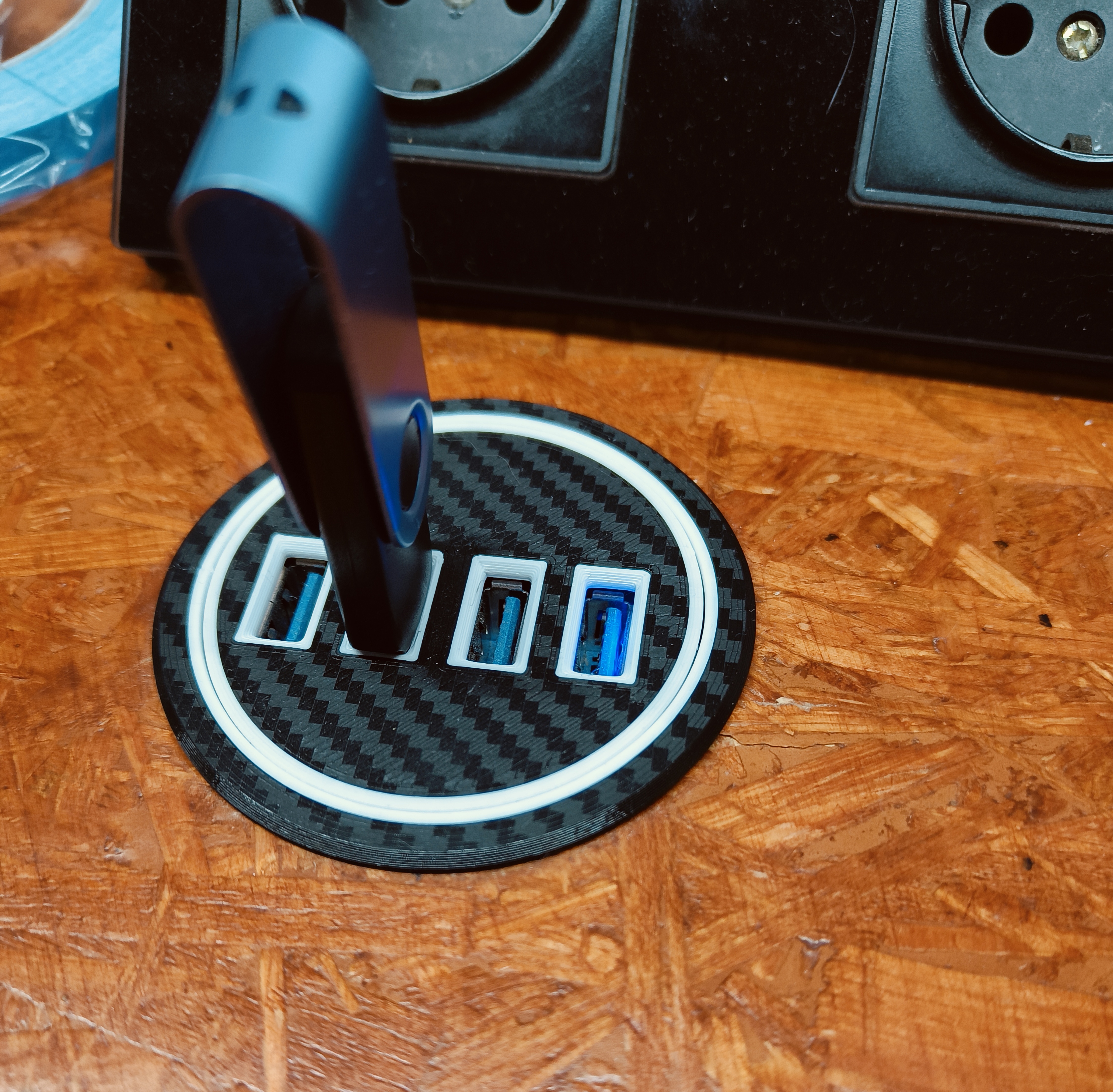 USB HUB for the table