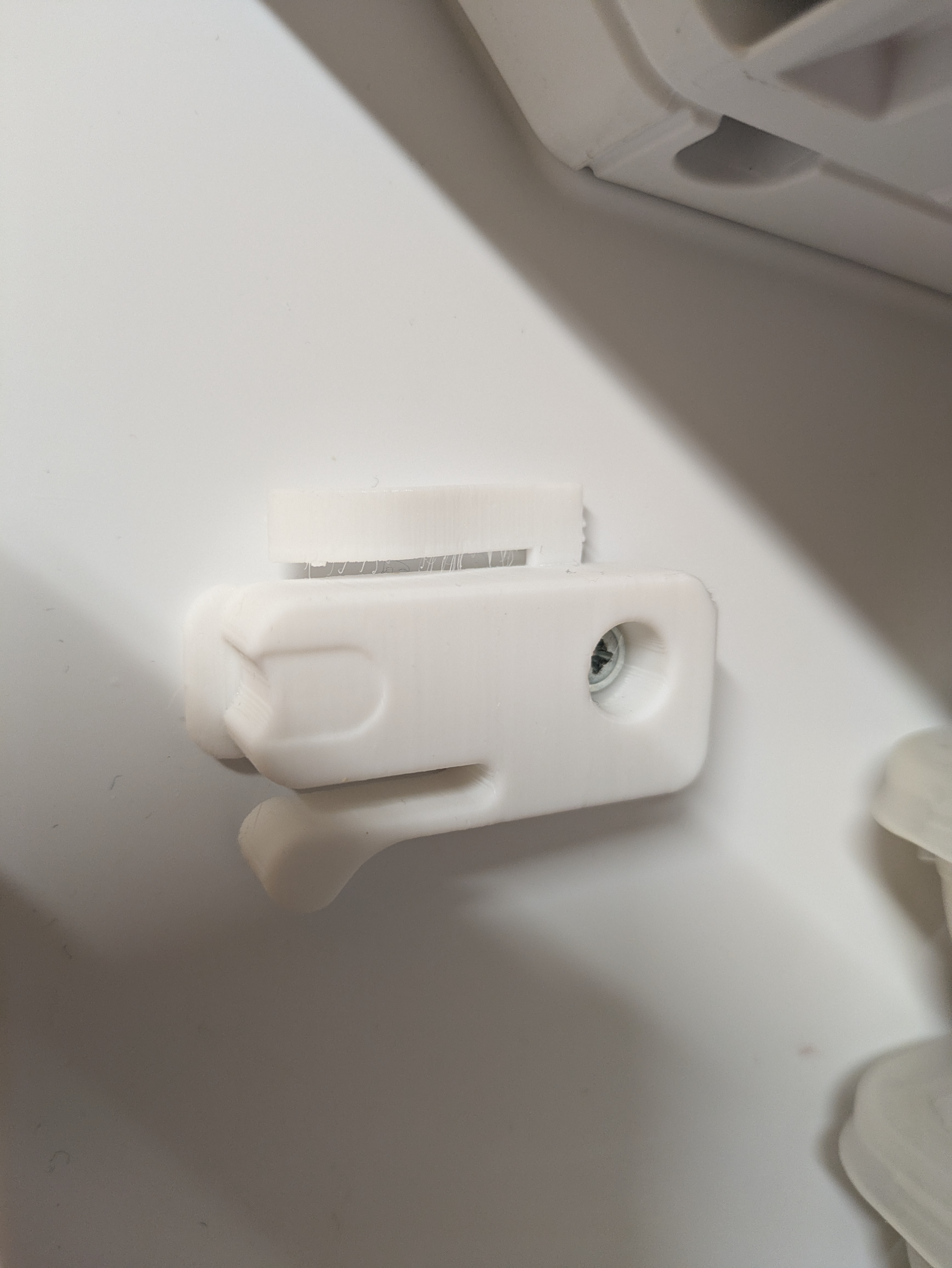 Indesit Freezer Door catch