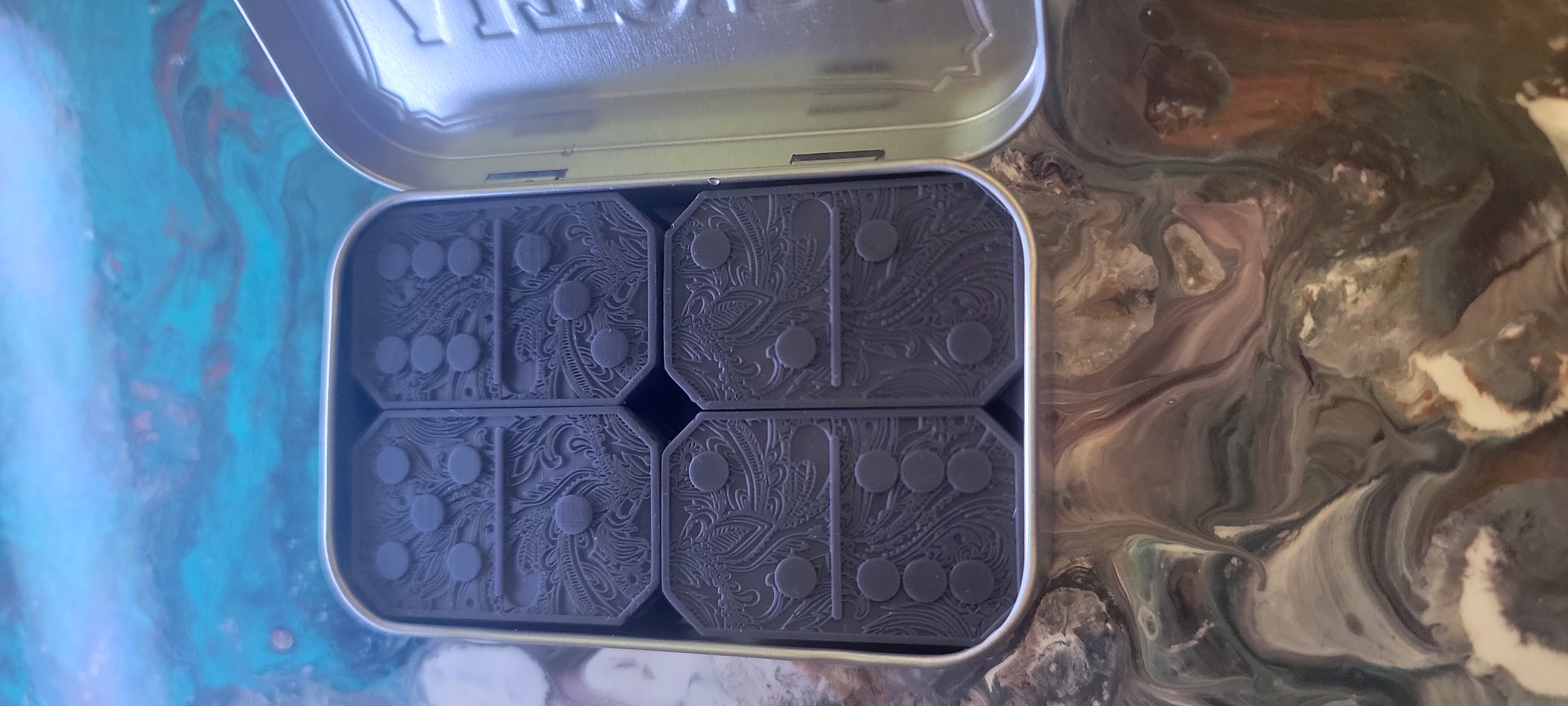 Altoids Dominos