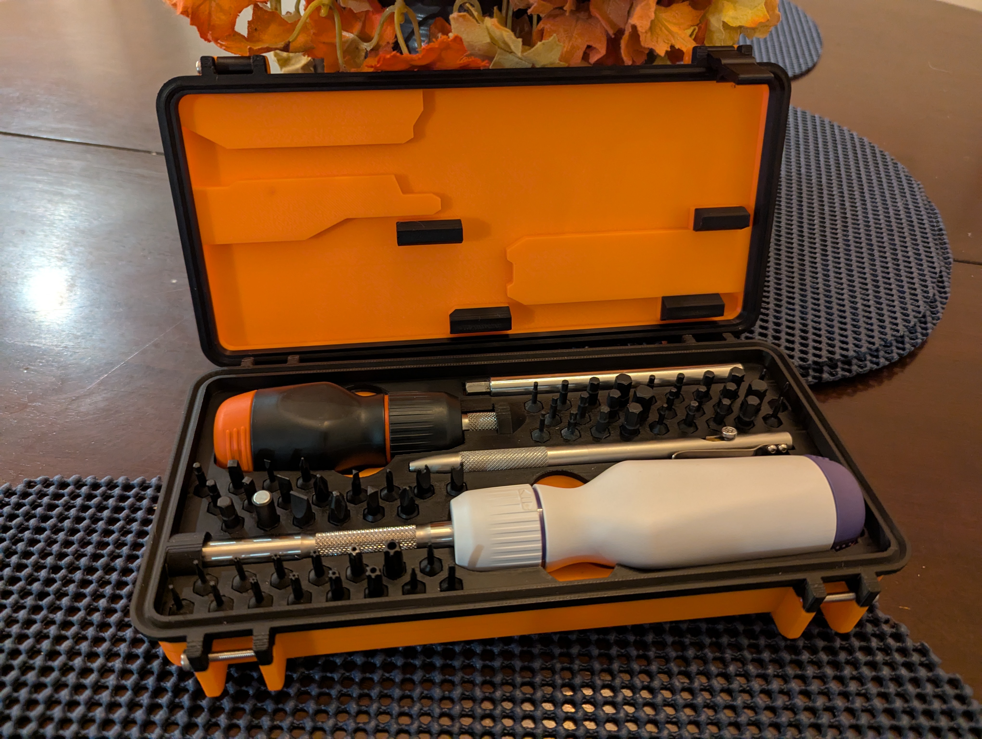 LTT Dual Screwdriver, Shaft Extender, Pen, and 60 bit holder