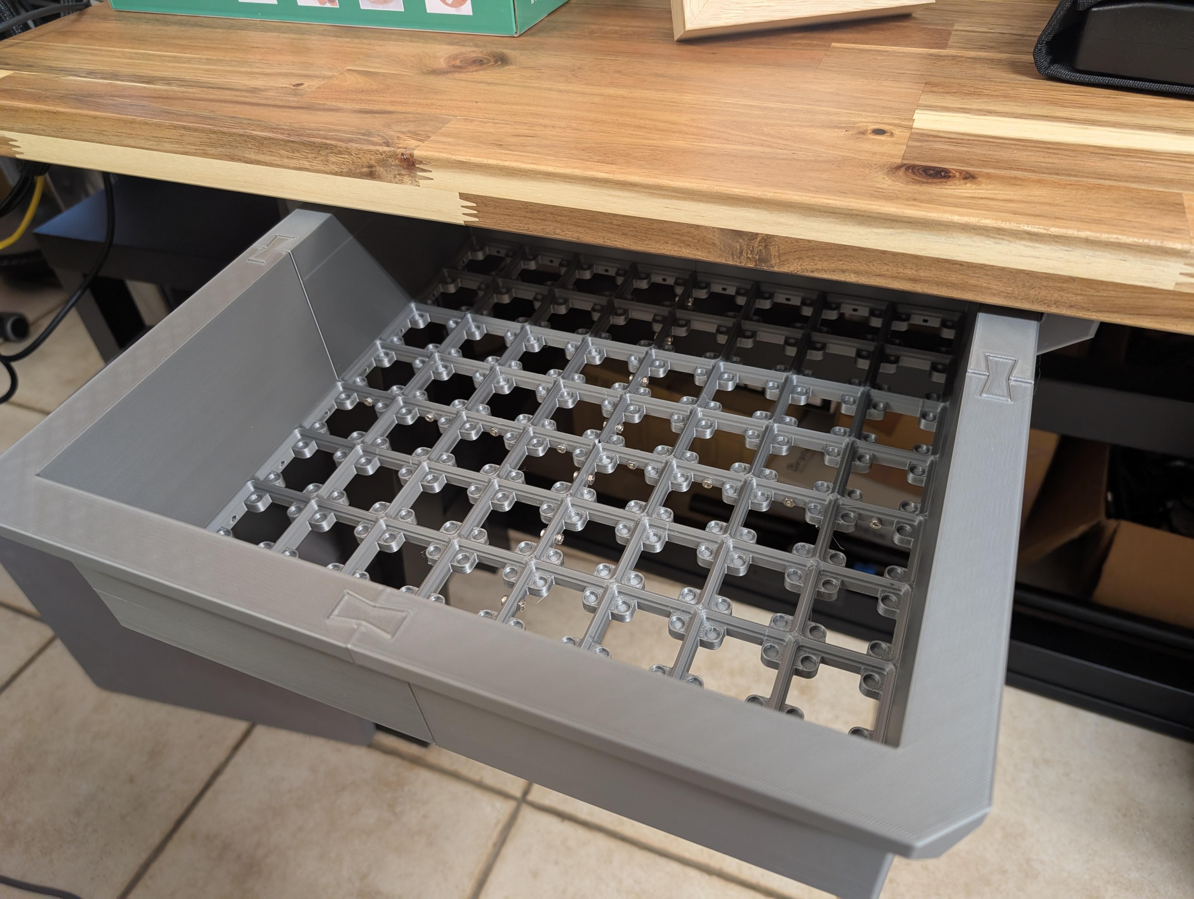 Miniatura 6 do modelo 3D Gridfinity Under Desk Drawer System