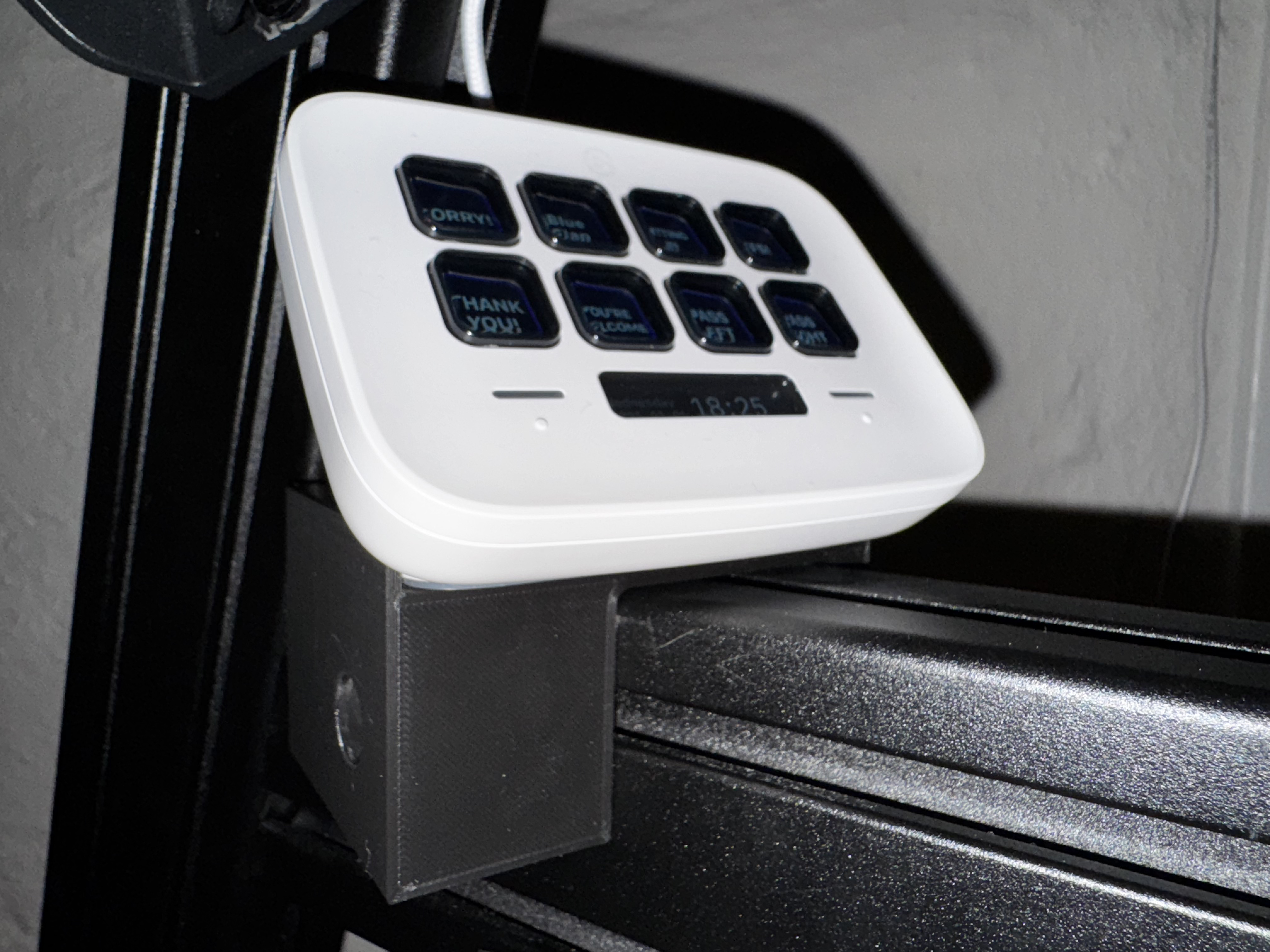 Stream Deck Neo 4040 mount — miniatura 2