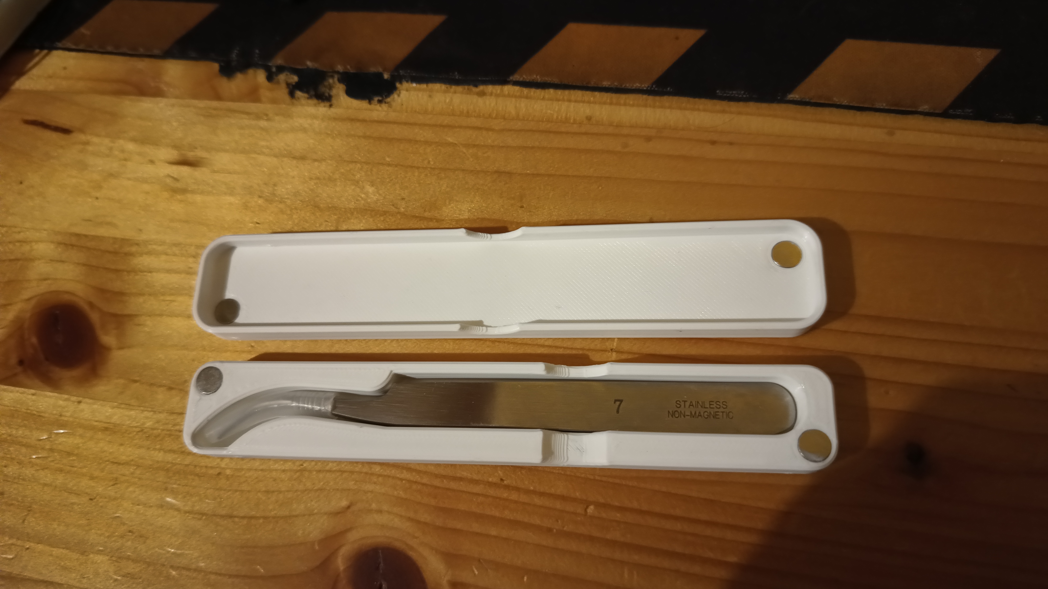 Tweezers case