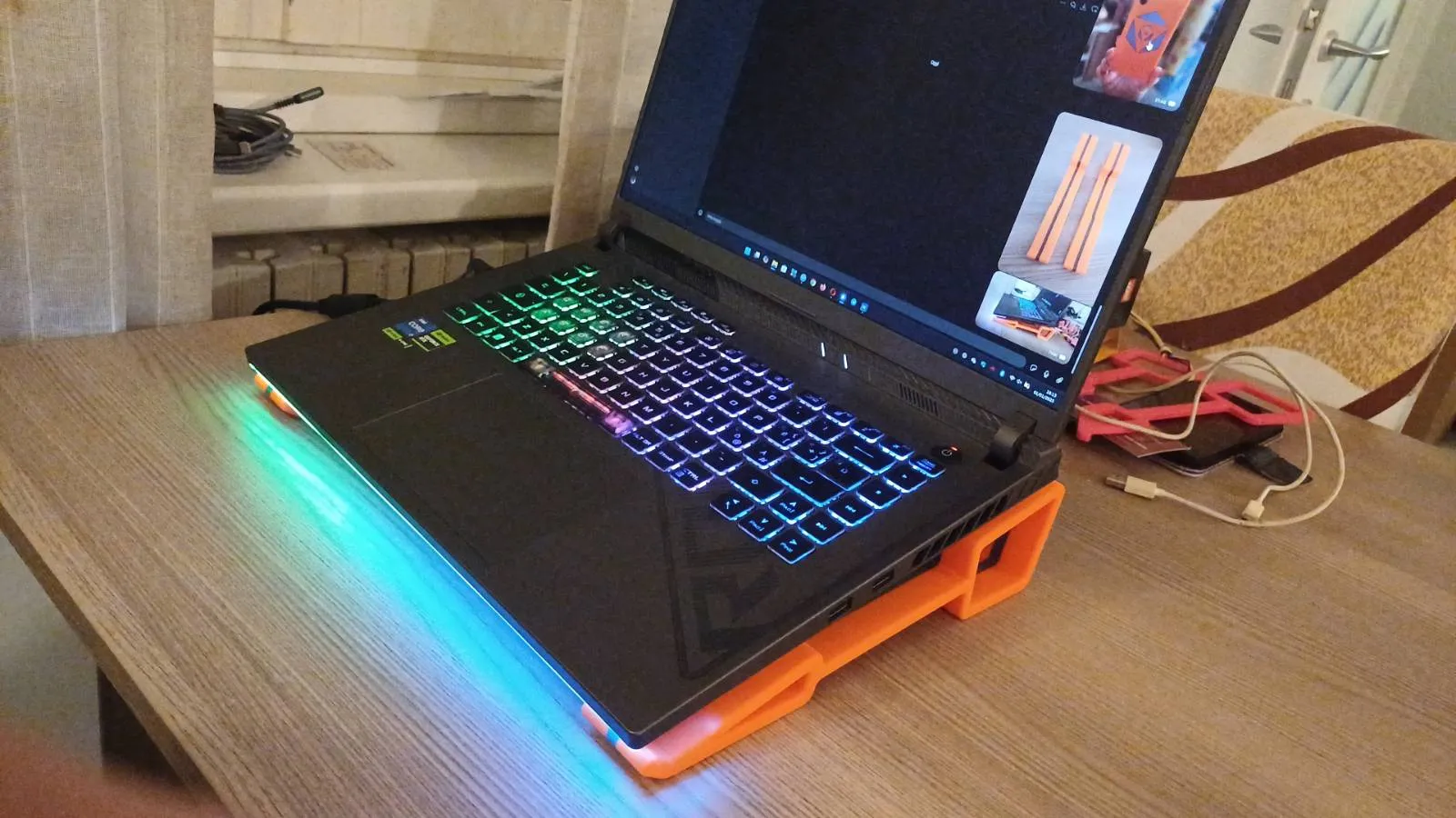 Miniatura 2 do modelo 3D laptop Stand 12°