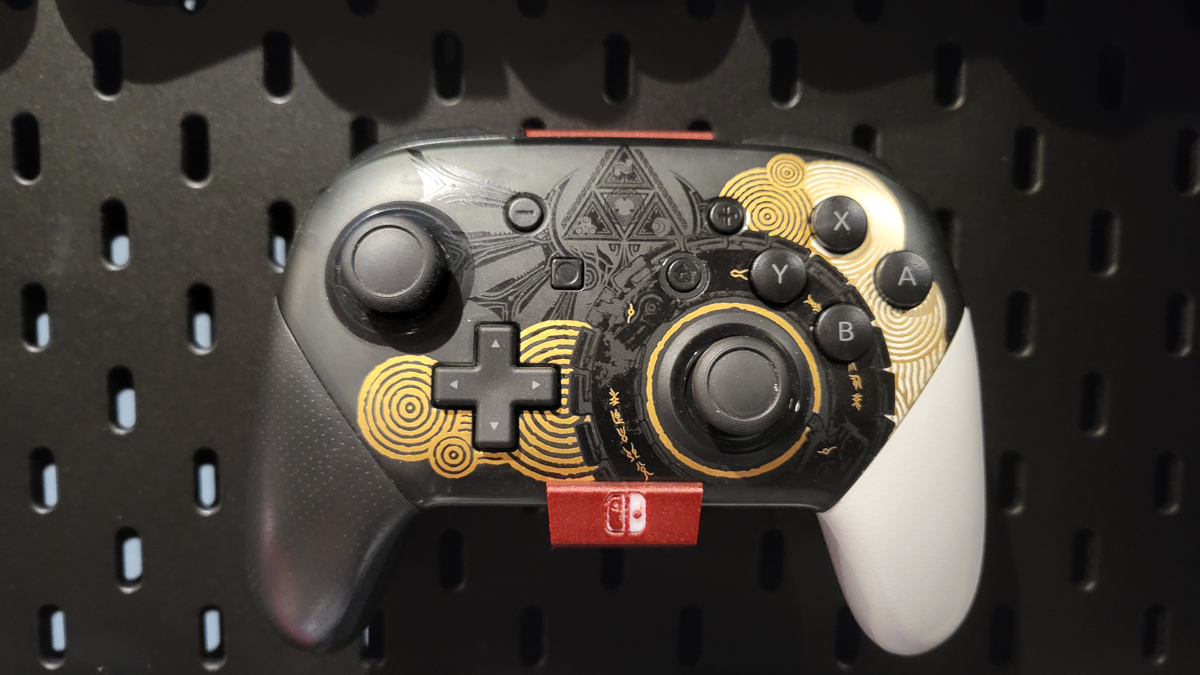 Nintendo Switch Pro Controller Skadis Mount
