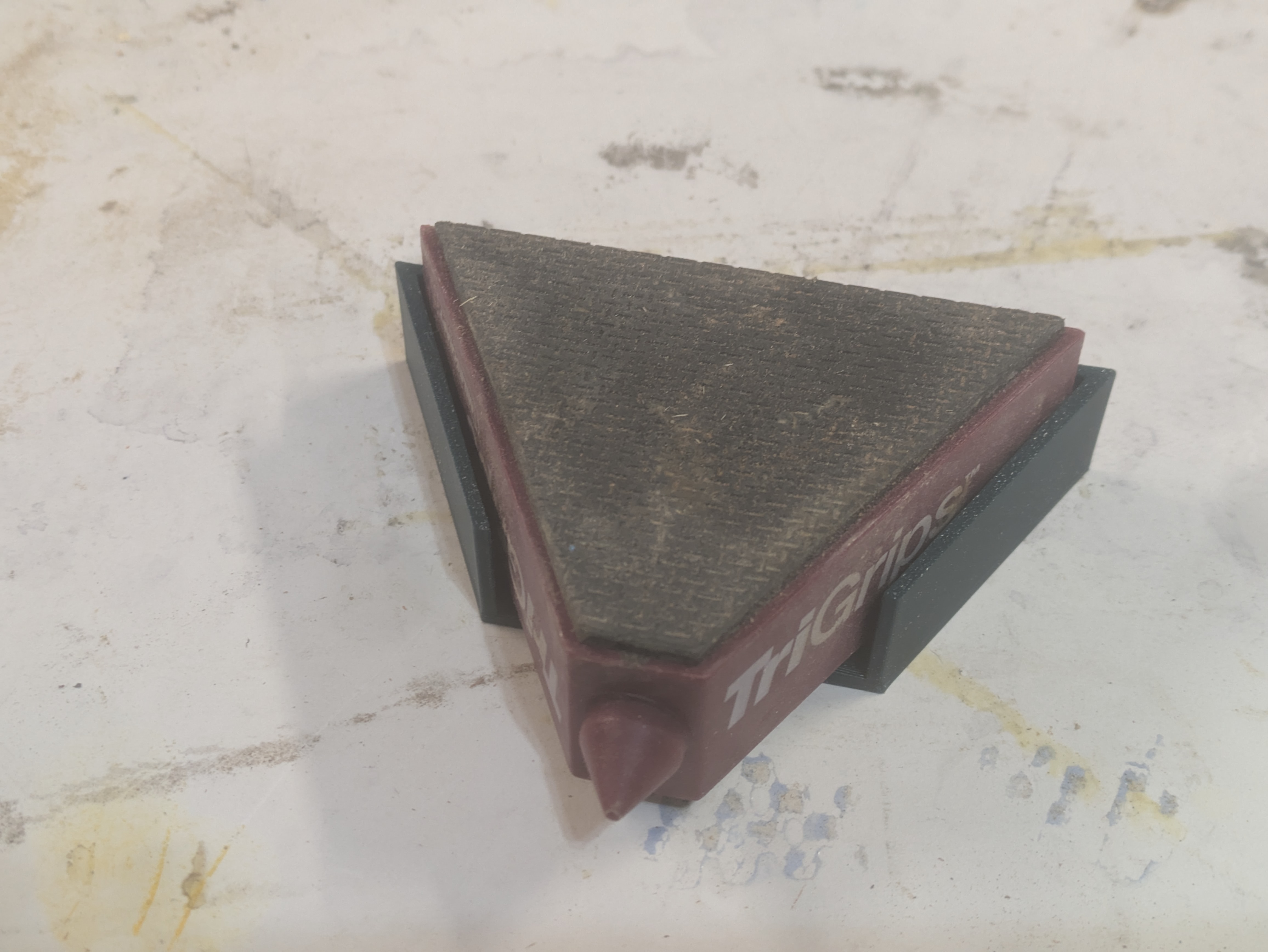Milescraft TriGrip Dog Hole Holder
