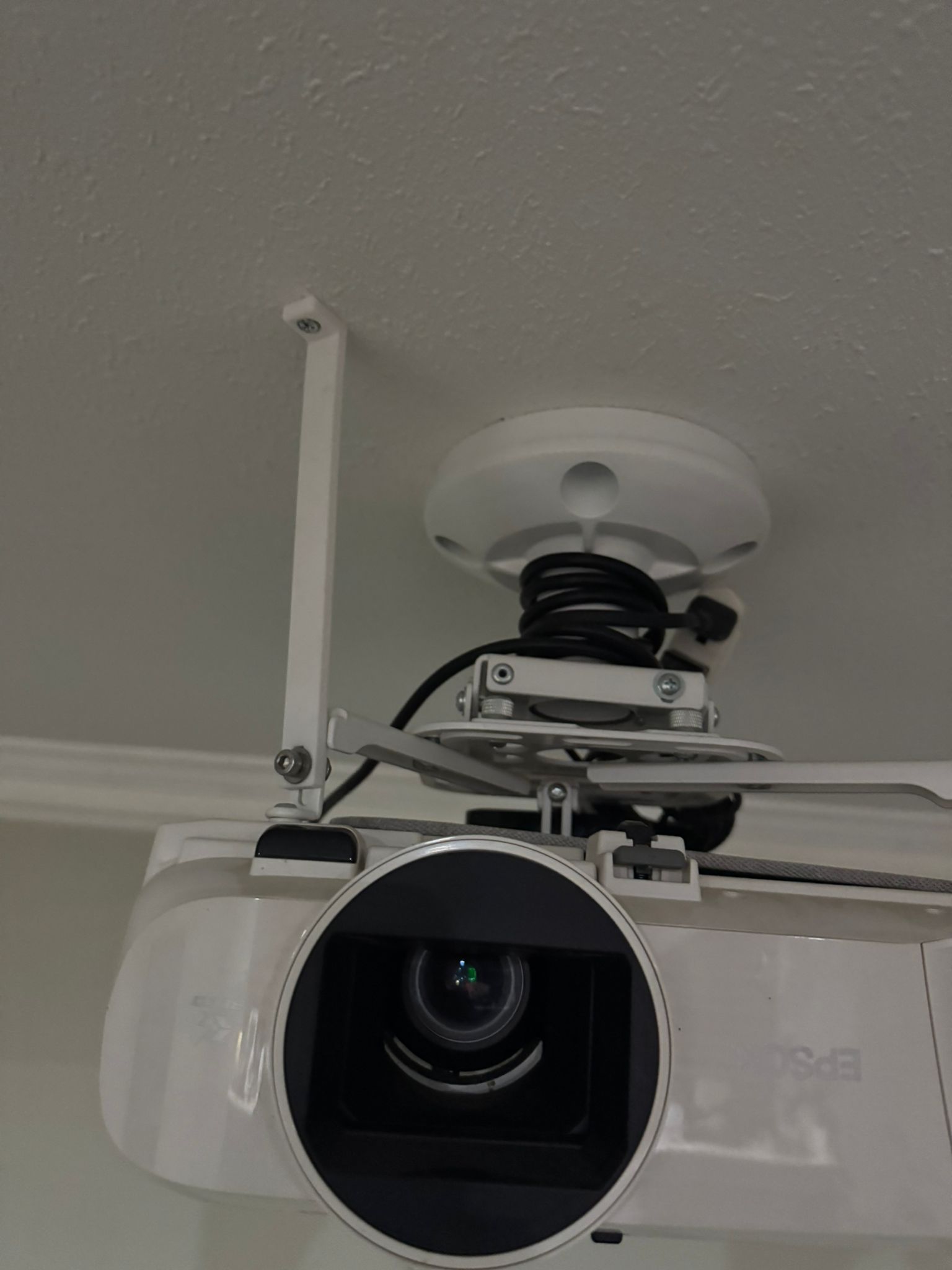 Projector celling mount stabilizer (epson)
