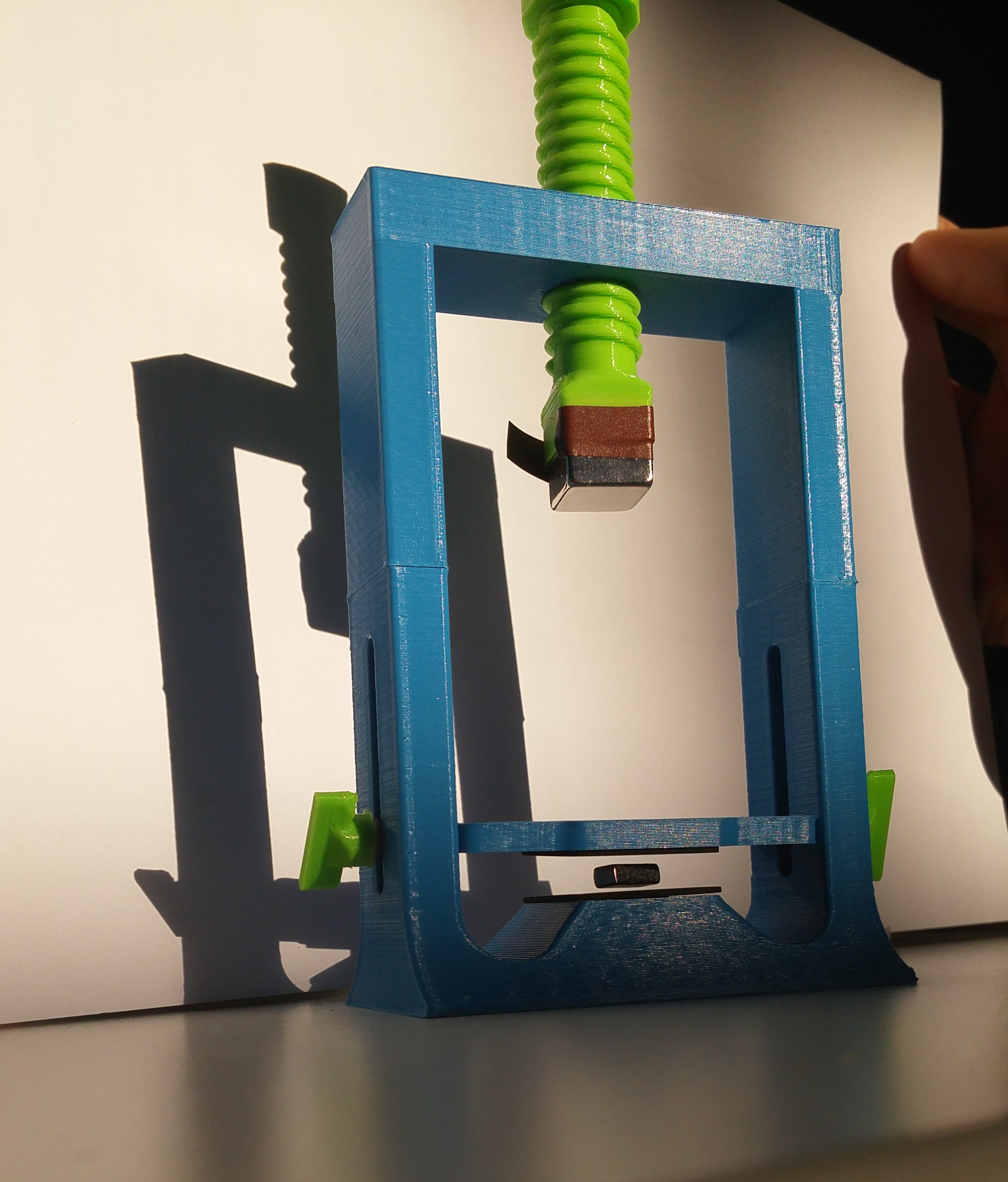 Miniatura 5 do modelo 3D Magnetic levitator