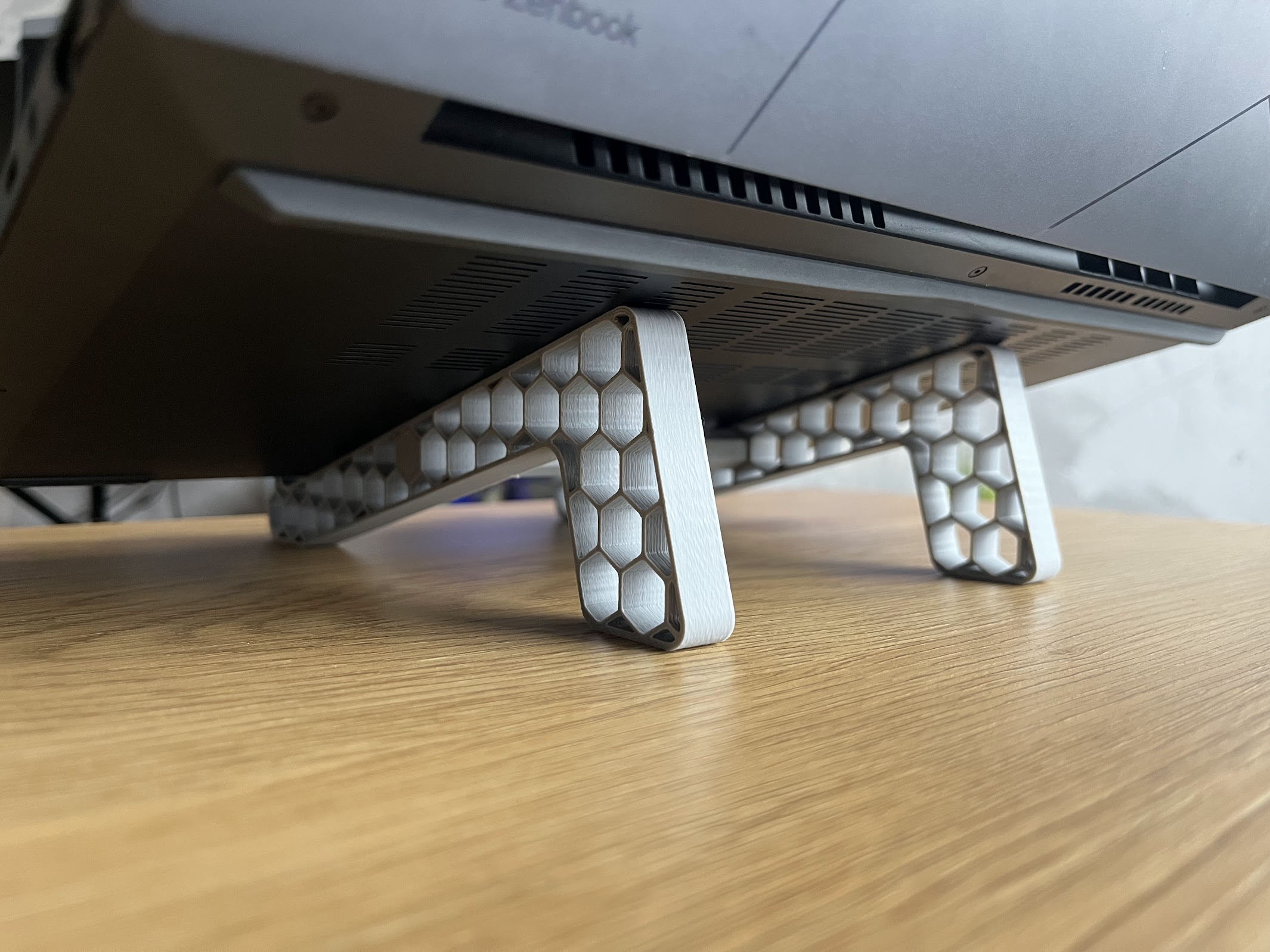 Laptop Stand - Honeycomb Design
