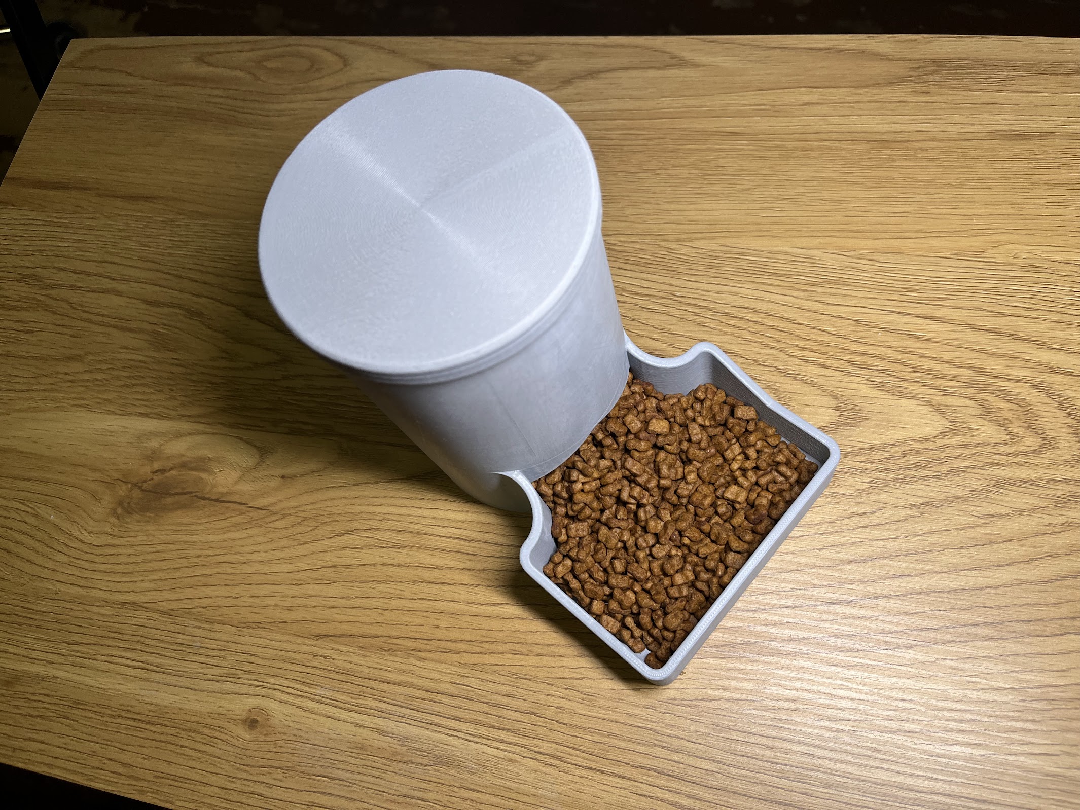 Miniatura 2 do modelo 3D Automatic Pet Feeder - Variable Lenght