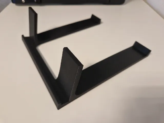 Vertical / horizontal tablet stand