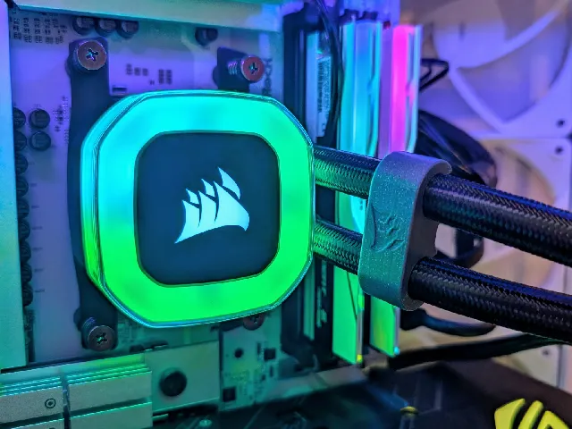 Corsair H150 RGB Tube Clip
