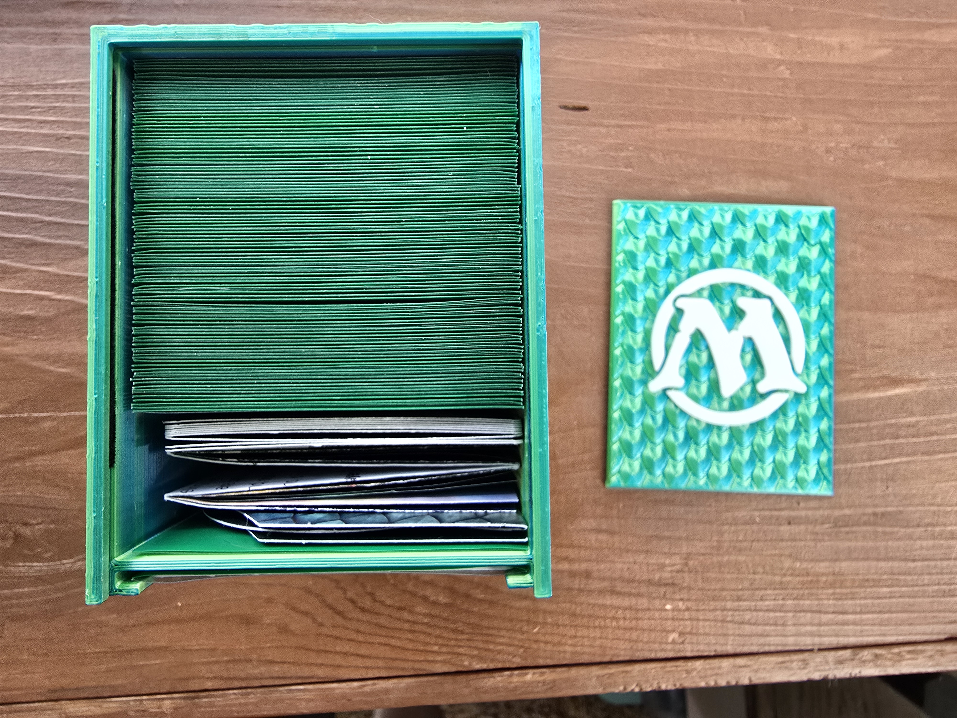 MtG - Commander Deck Box (Compact/Stackable) - Holds 100 Standard Cards — miniatura 3