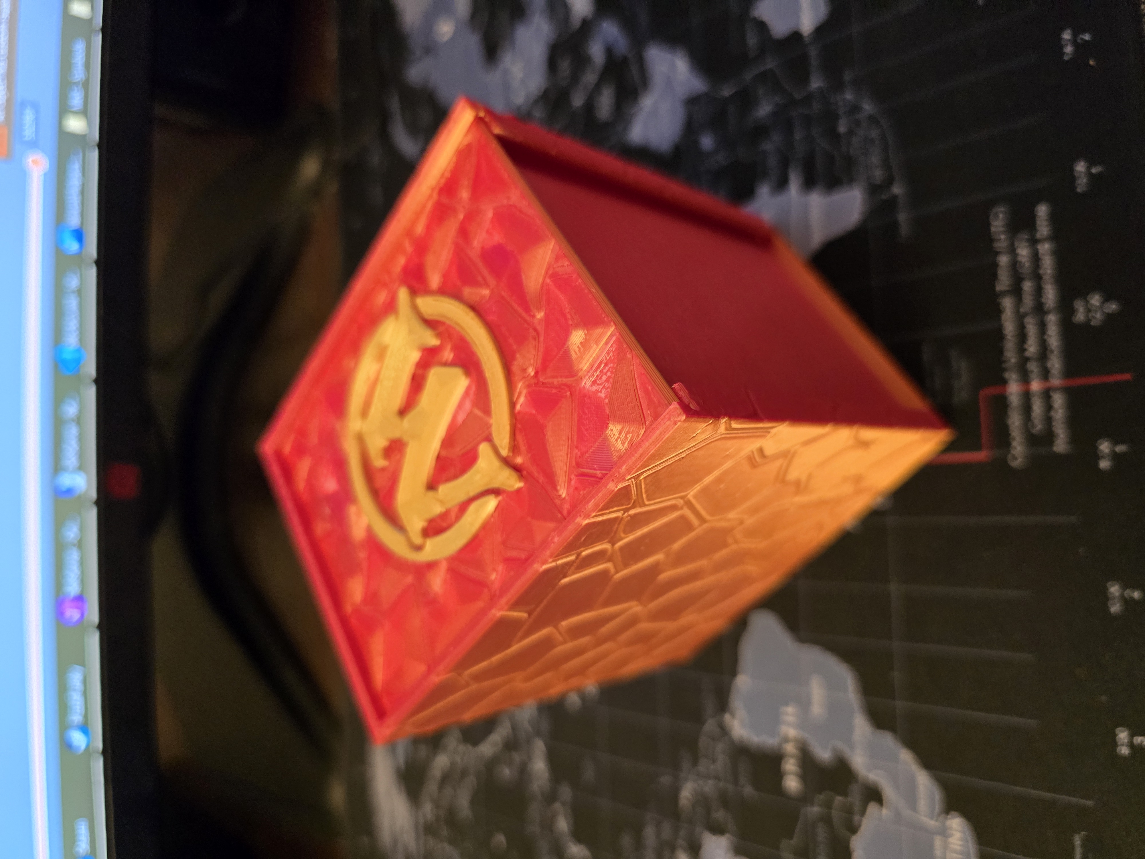 MtG - Commander Deck Box (Compact/Stackable) - Holds 100 Standard Cards — miniatura 7