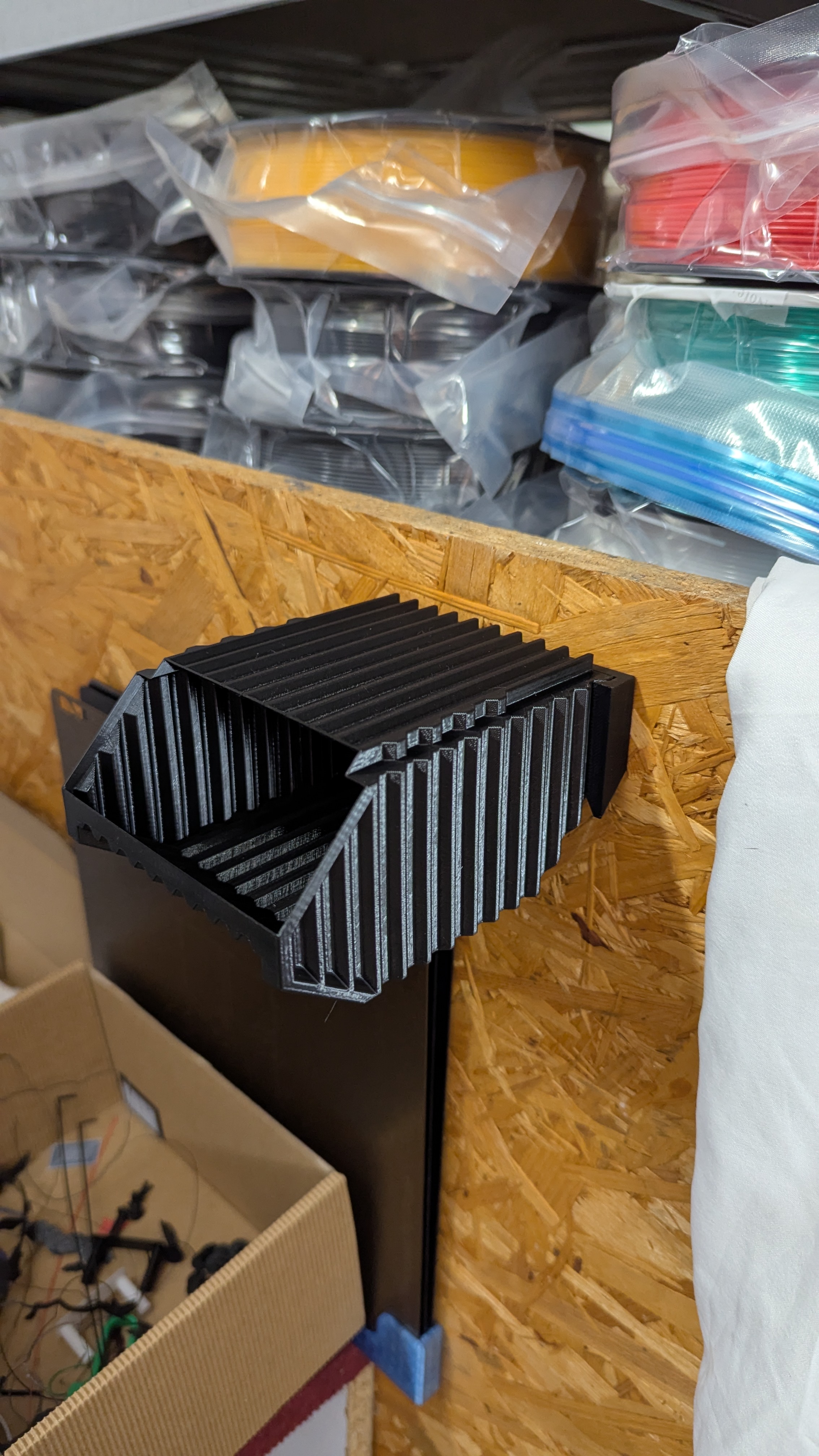 Miniatura 7 do modelo 3D Wall mount for Stackable Storage Bin, Vase Mode