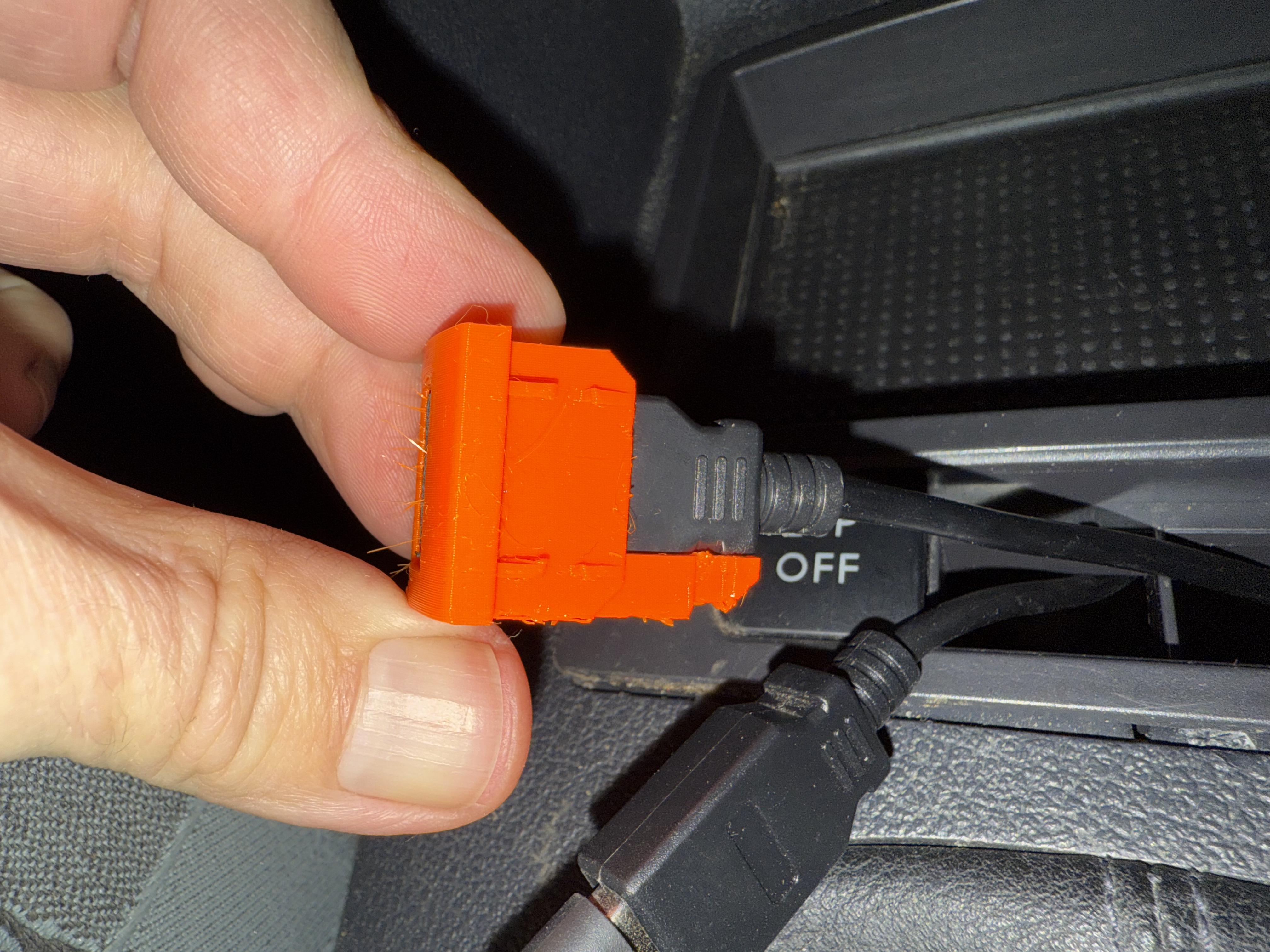 VW Golf/Touran USB port adapter with zip tie lock