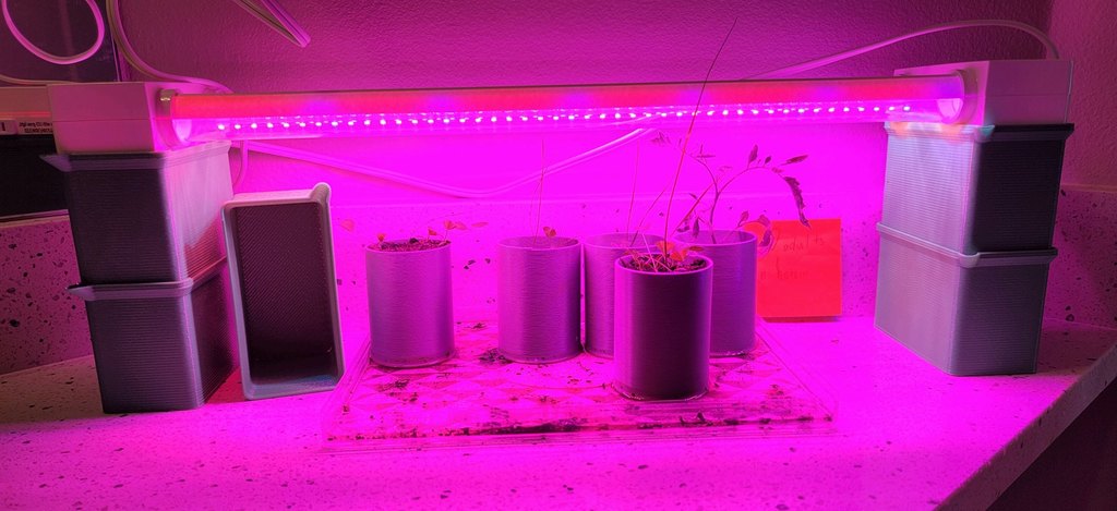 Feit Grow Light stackable stand / container