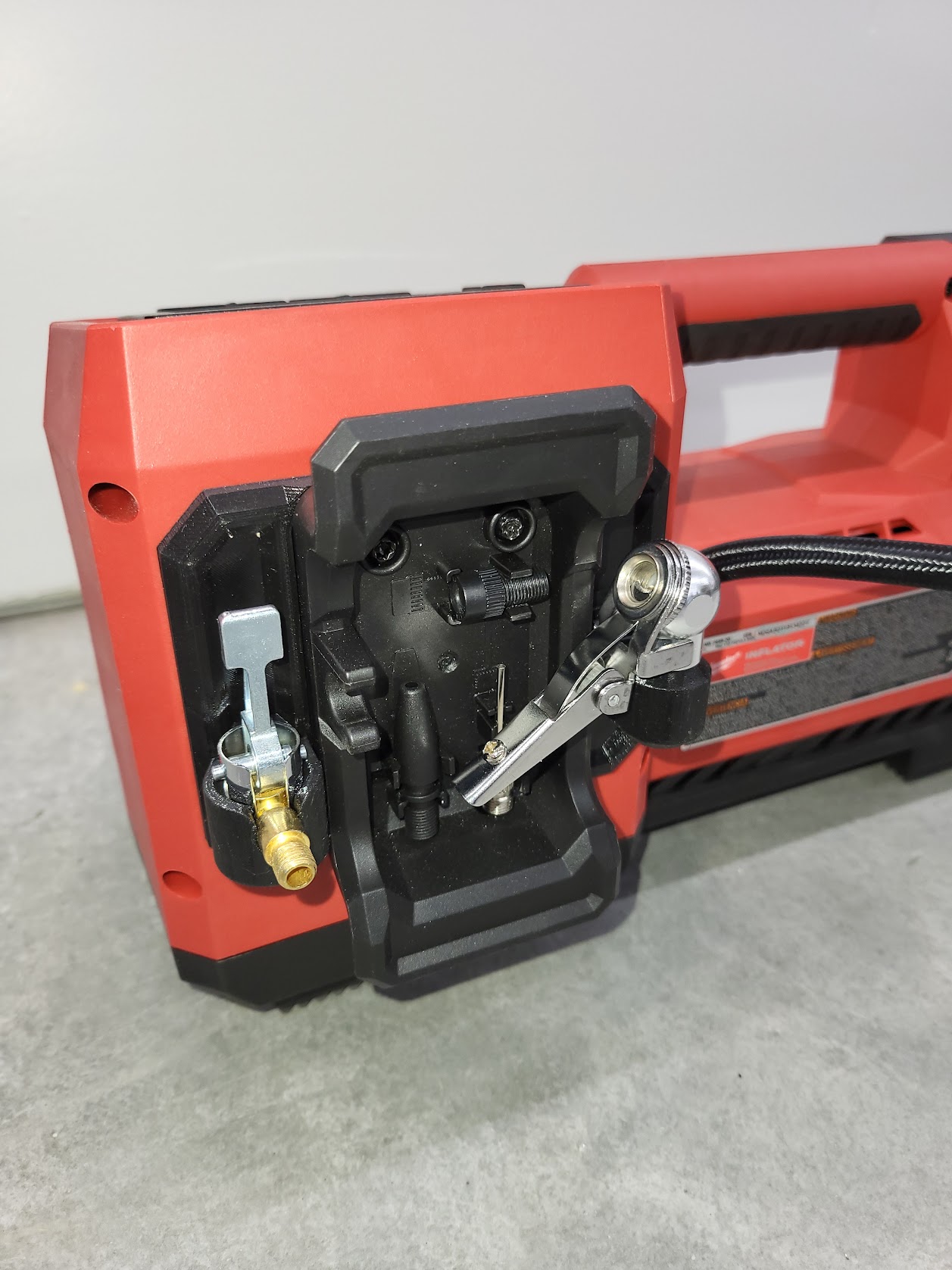 Milwaukee M18 Inflator Accessory Storage