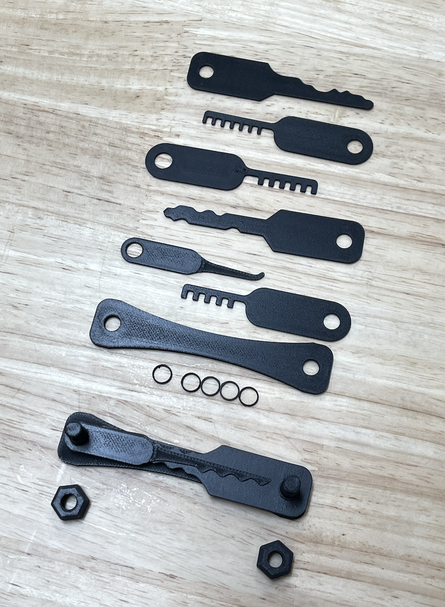 Miniatura 4 do modelo 3D Lock Pick 9 in 1 Multitool