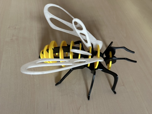 Bee Puzzle kit (small fix)