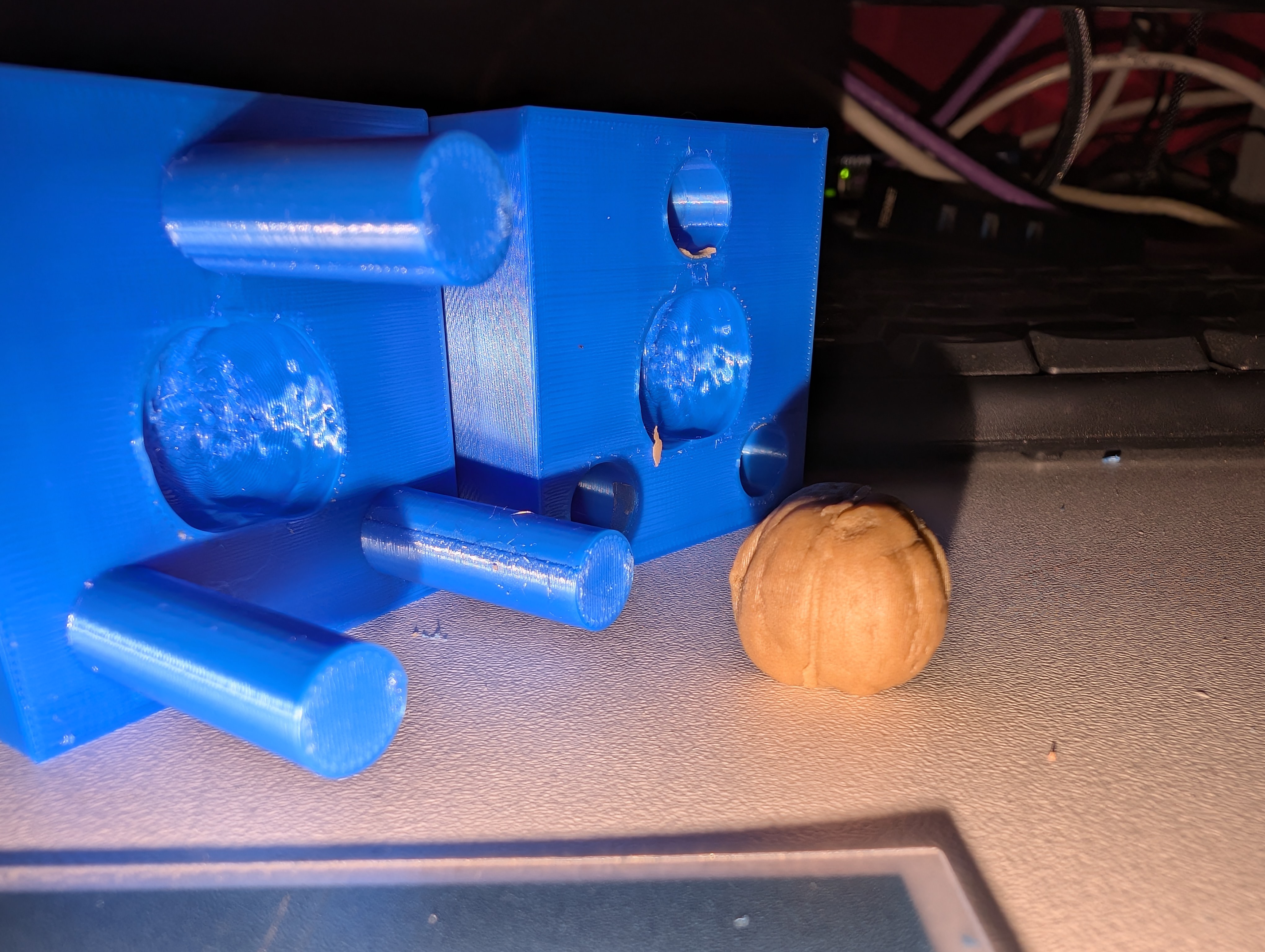 Play-doh model press Walnut