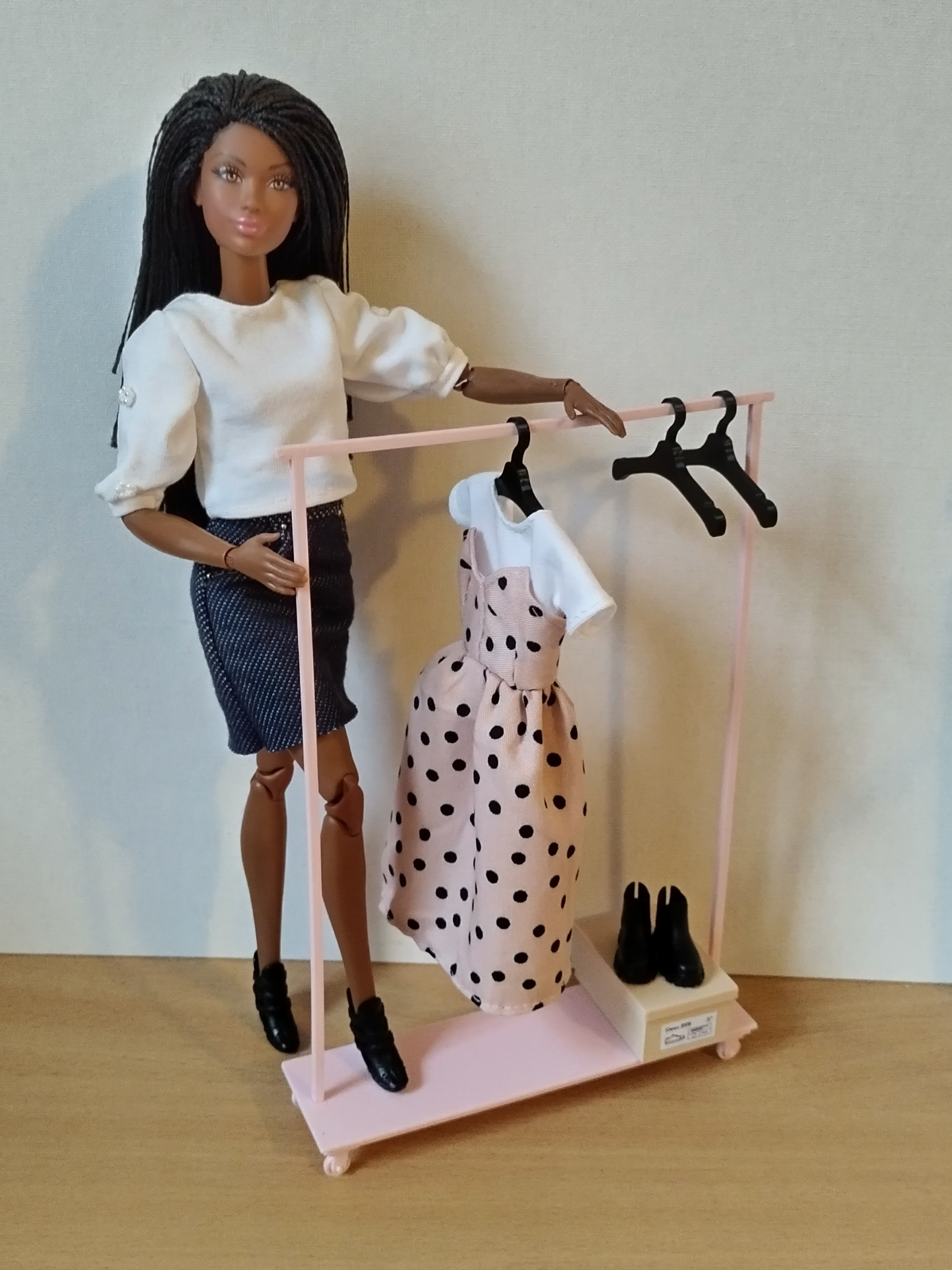 Mini Clothes Rack / Stand for Paper Notes by E3De | Download free STL ...