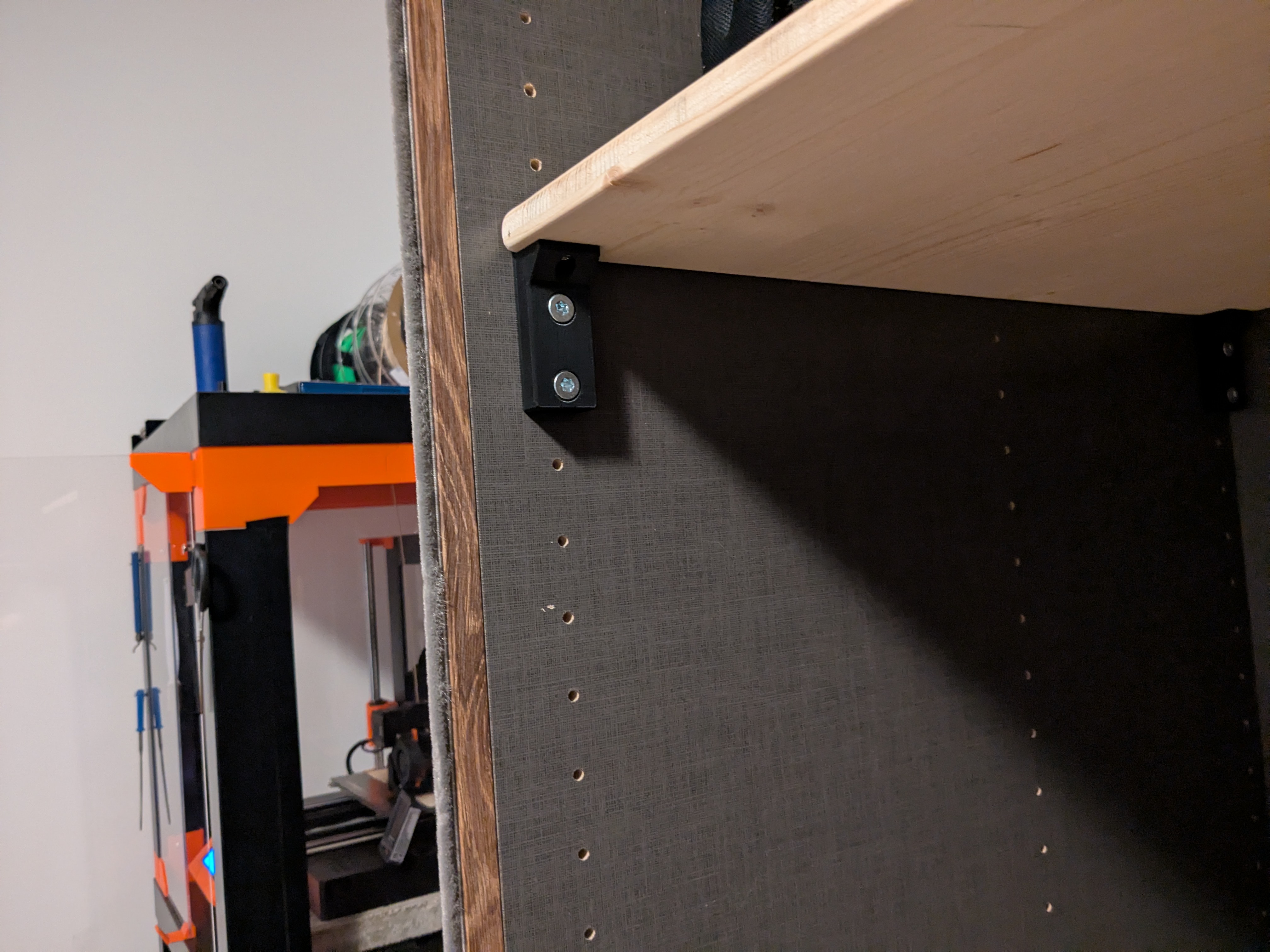 Boardholder for wardrobe