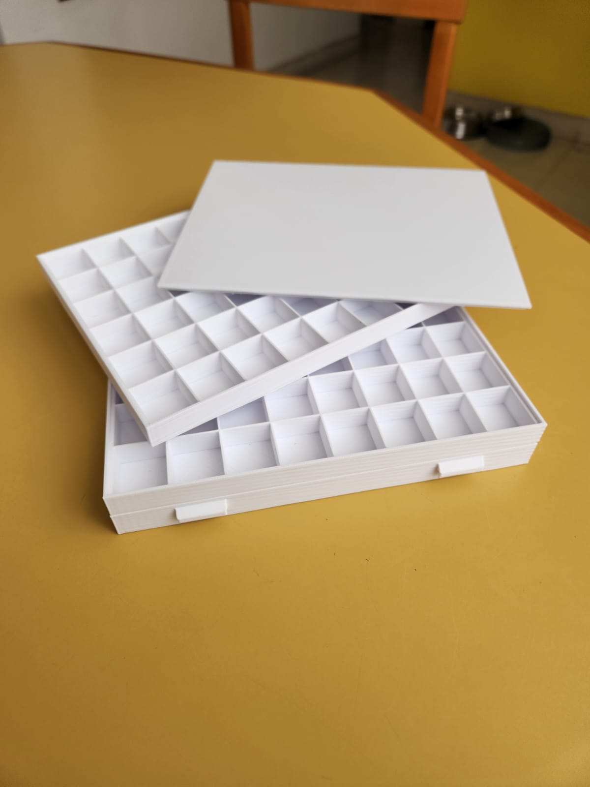 Bandejas apilables   /   Stackable Trays