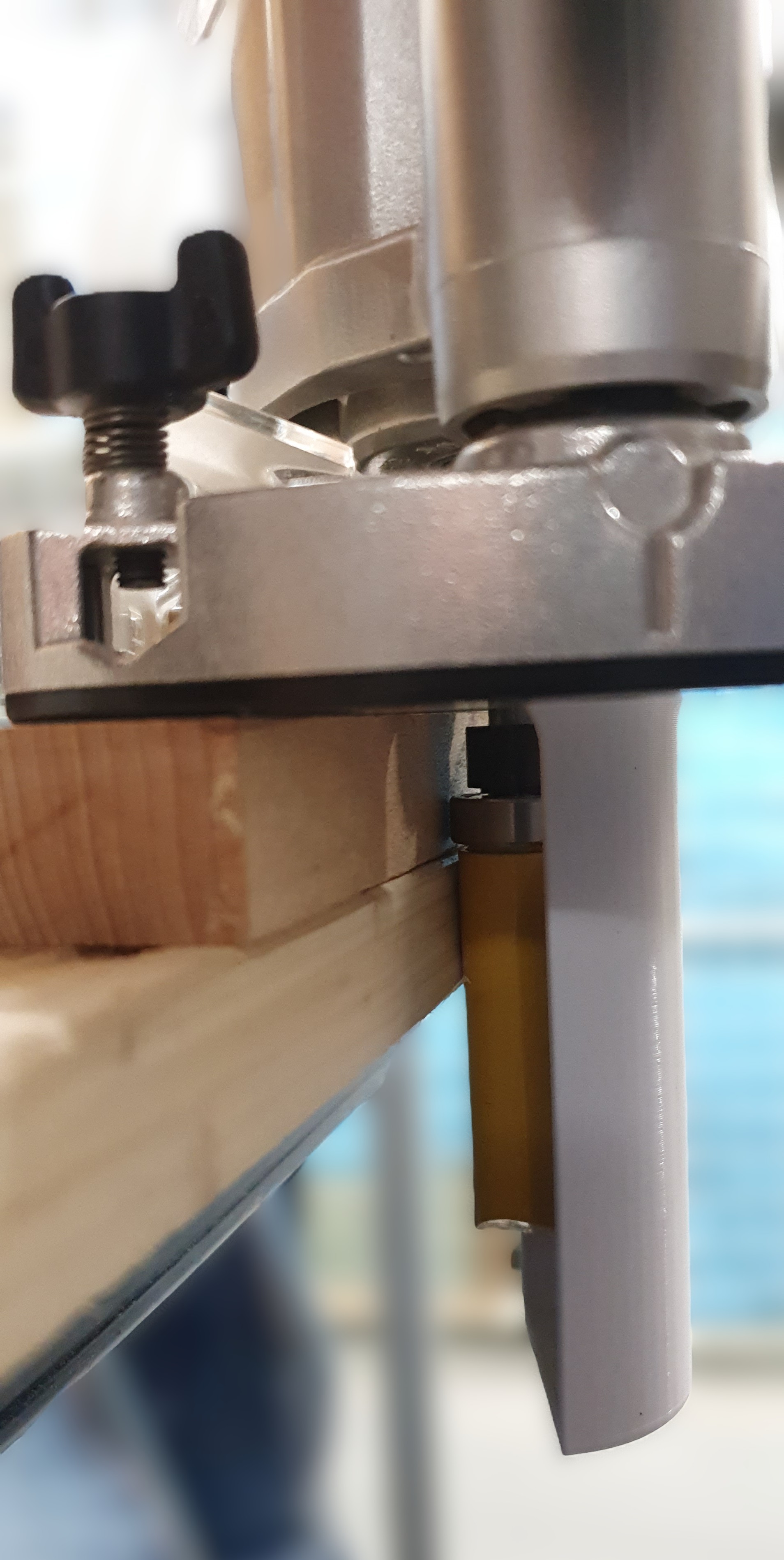 Schutzabdeckung für Akkuoberfräse