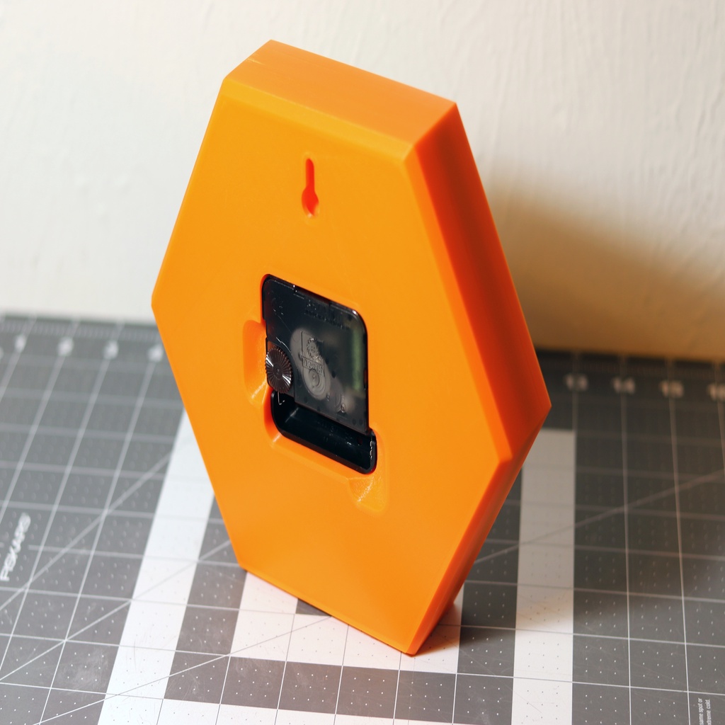 Miniatura 3 do modelo 3D PLA and Concrete Hexagonal Wall Clock