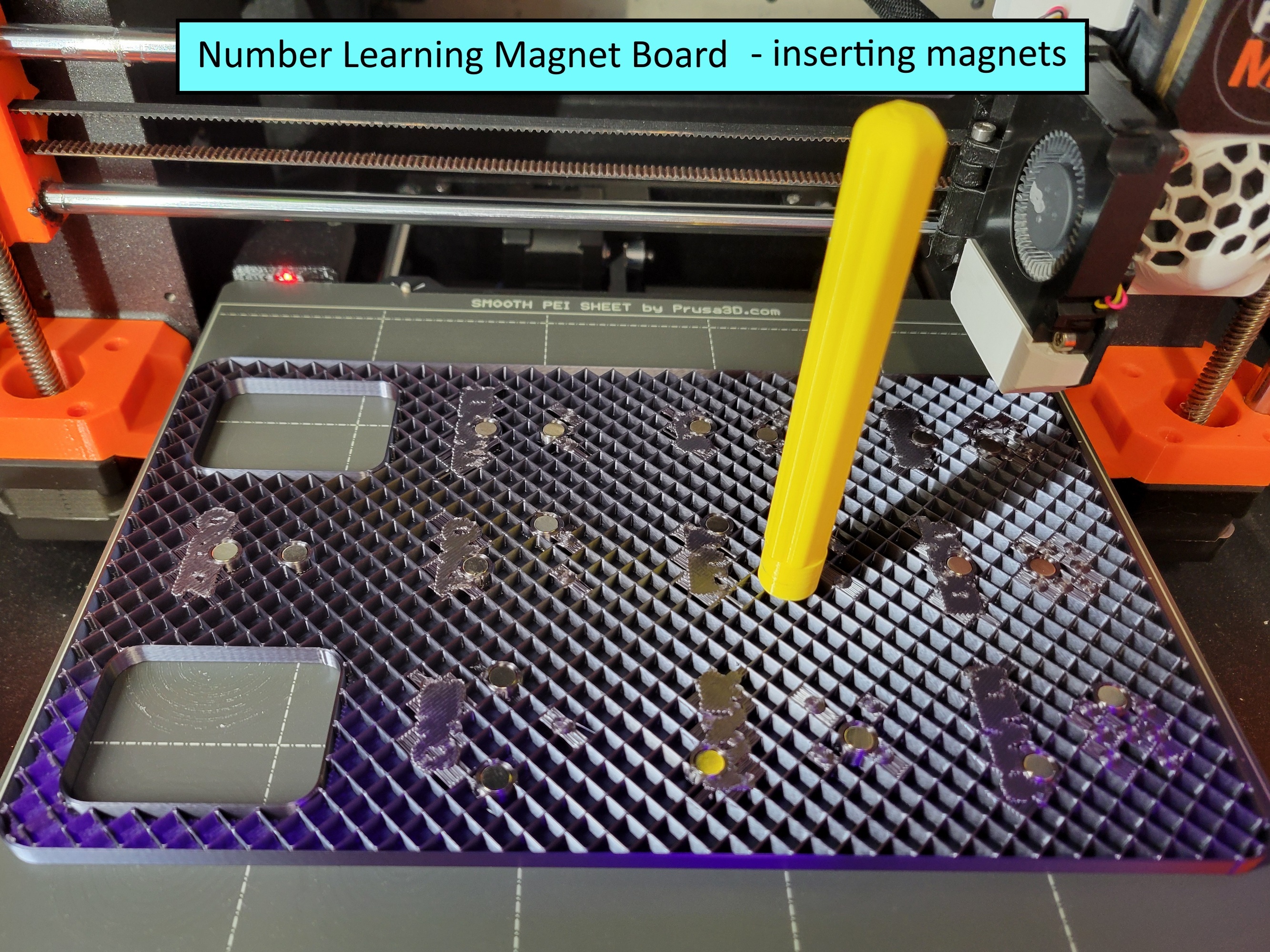 Miniatura 16 do modelo 3D Number Learning Magnet Board