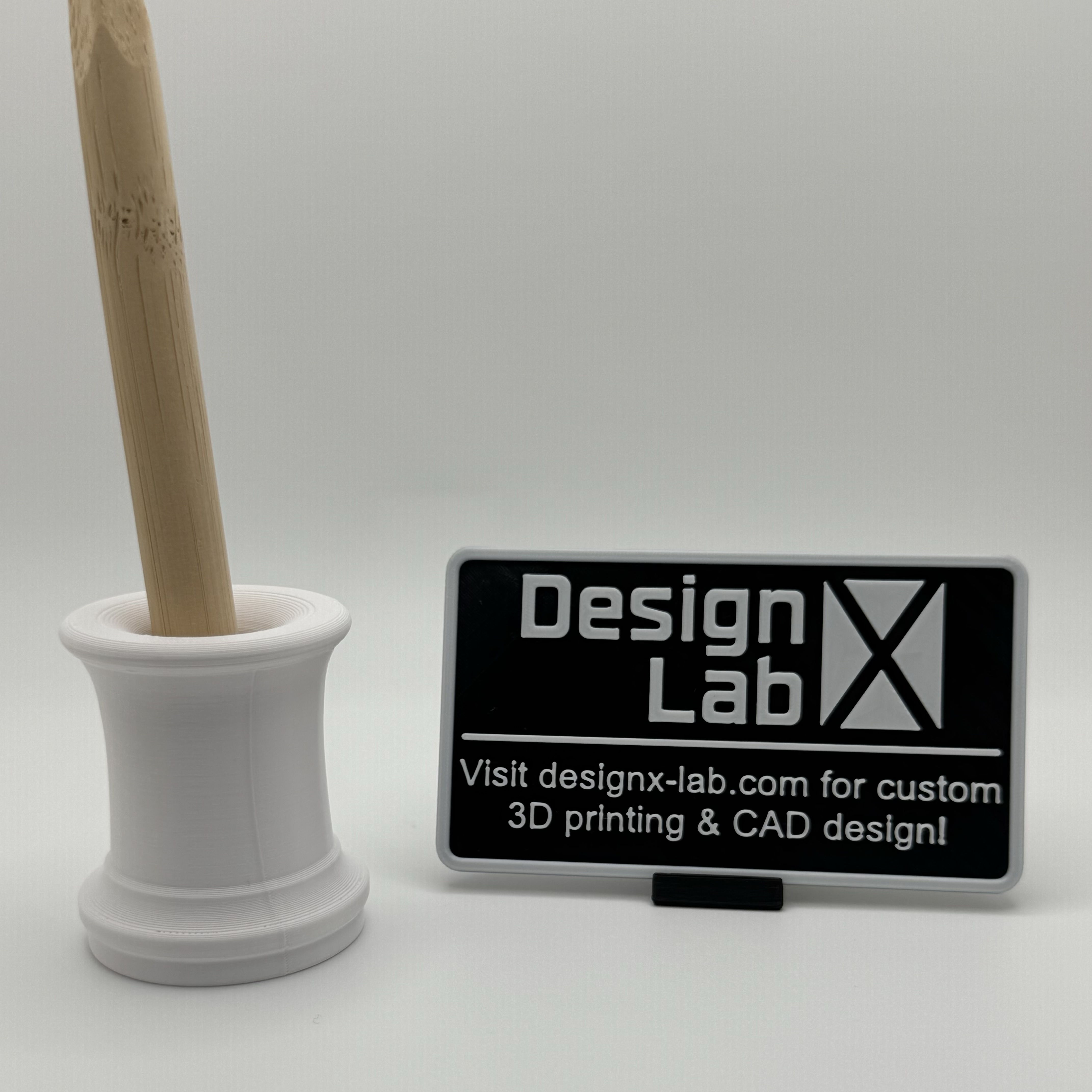 Stylish Toothbrush Stand - designx-lab.com — miniatura 2