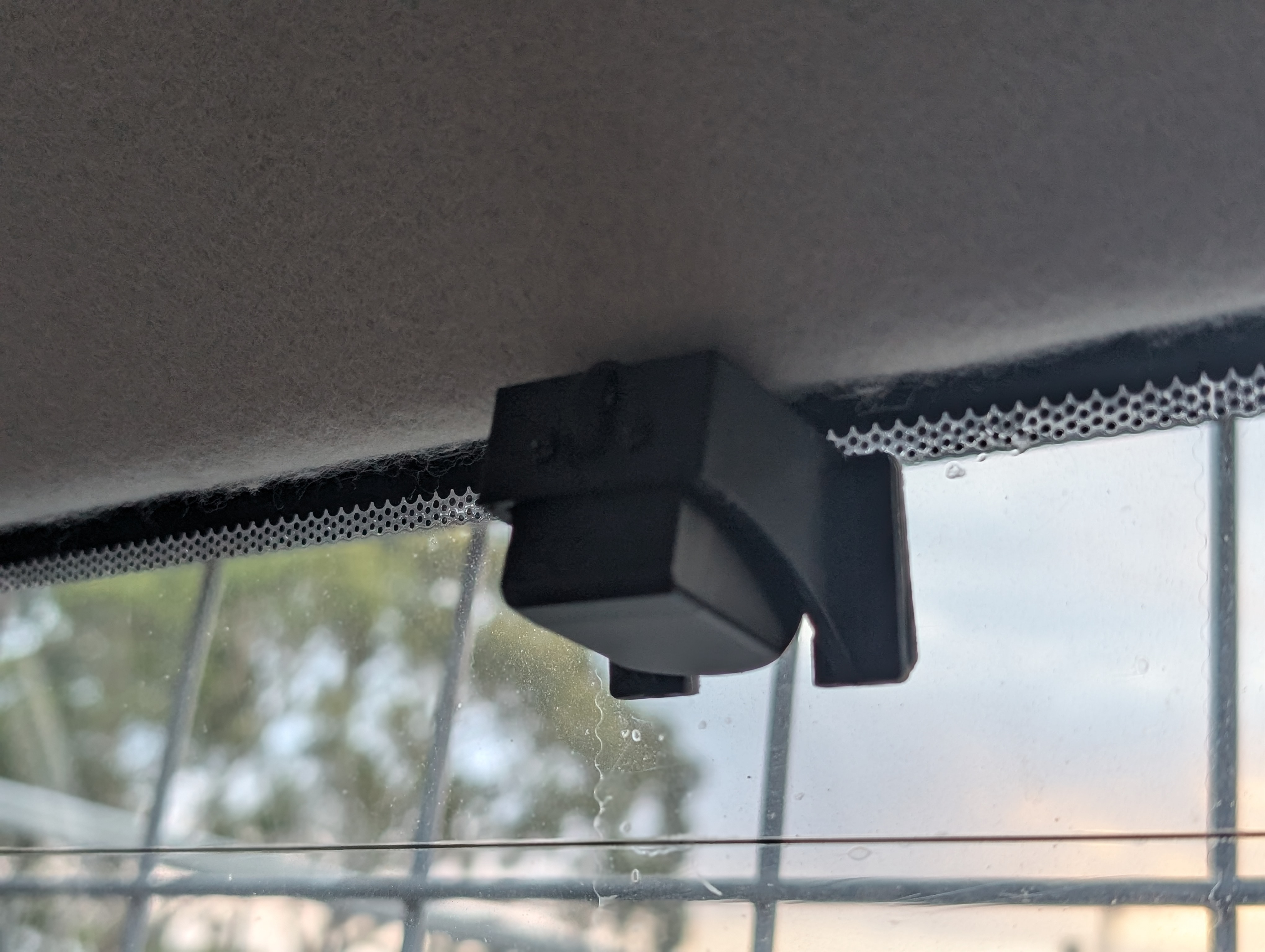 Redtiger F7N 4K Dual Dash Cam - Rear Camera Mount